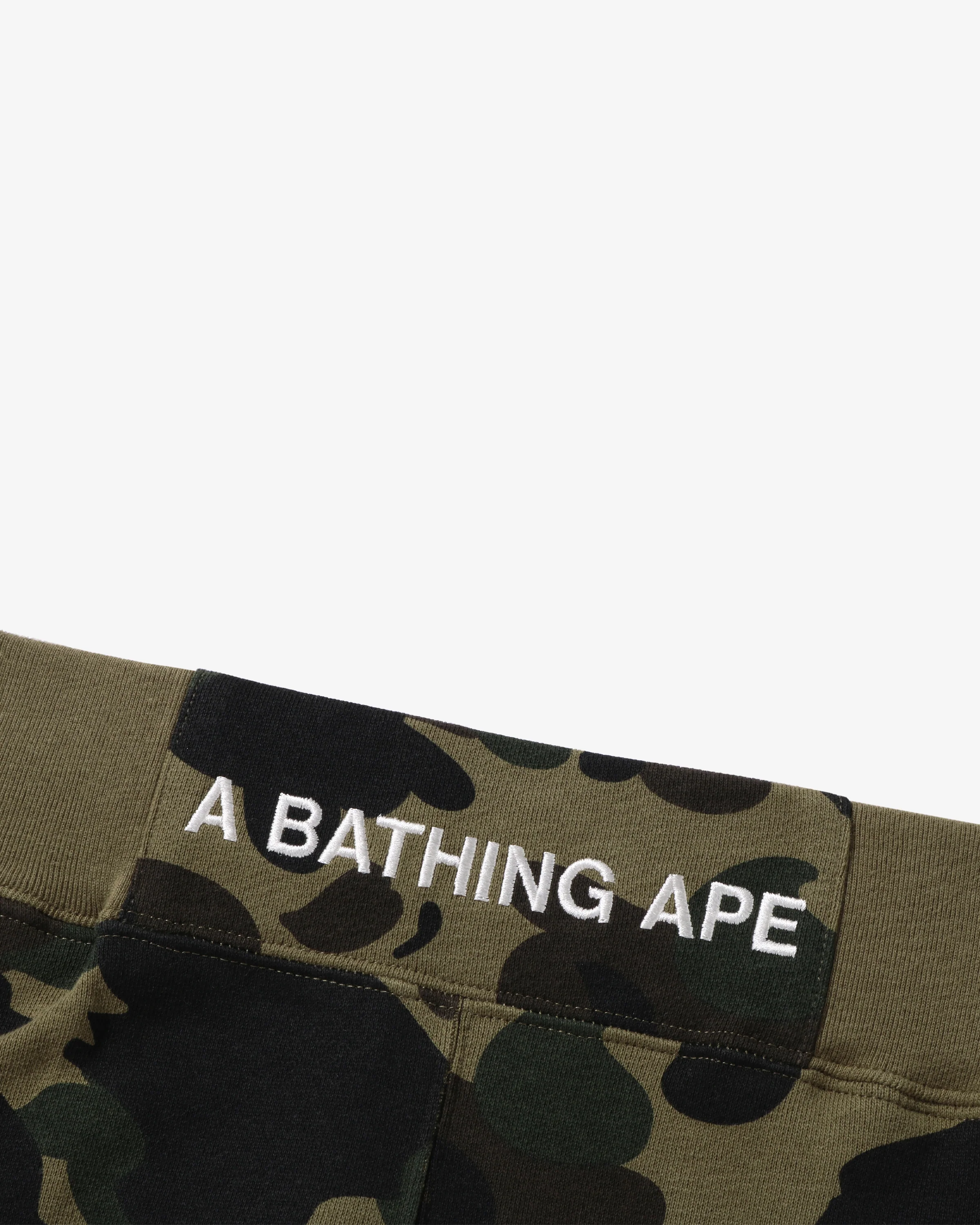 BAPE 1ST CAMO SWEAT SHORTS - Image 3