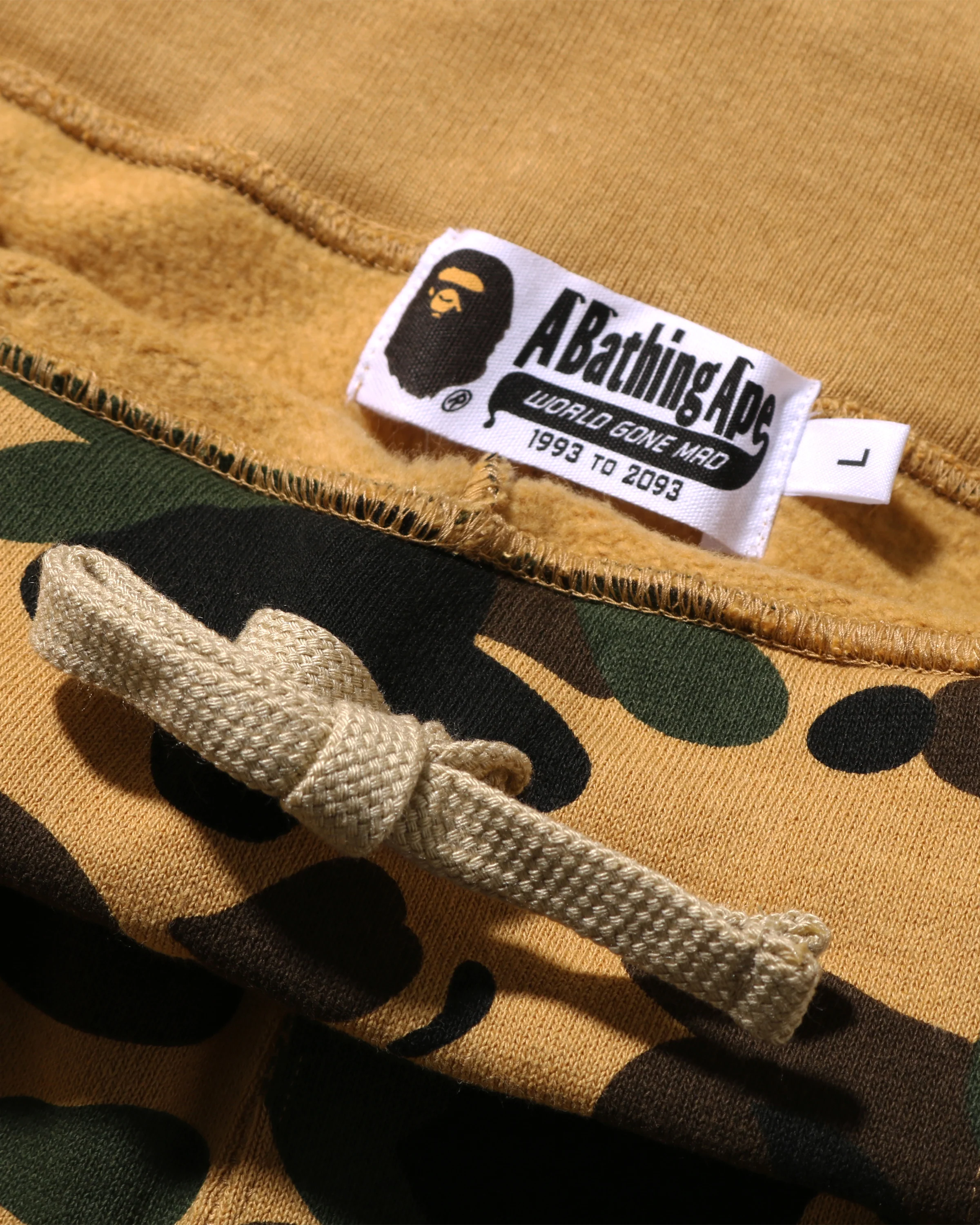 BAPE 1ST CAMO SWEAT SHORTS - Image 8