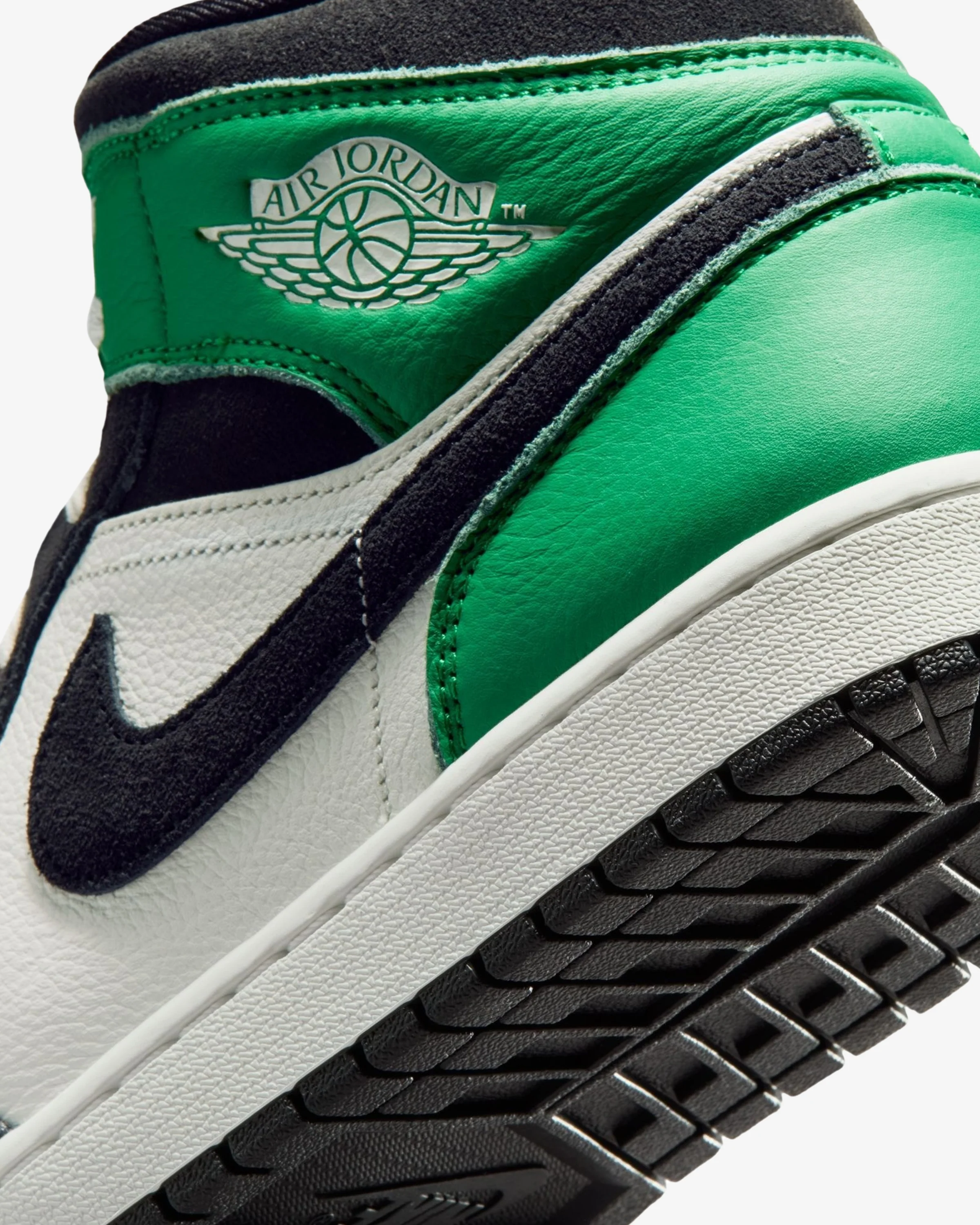 JORDAN AJ 1 MID SE - SUMMIT WHITE/ BLACK/ LUCKY GREEN - Image 7