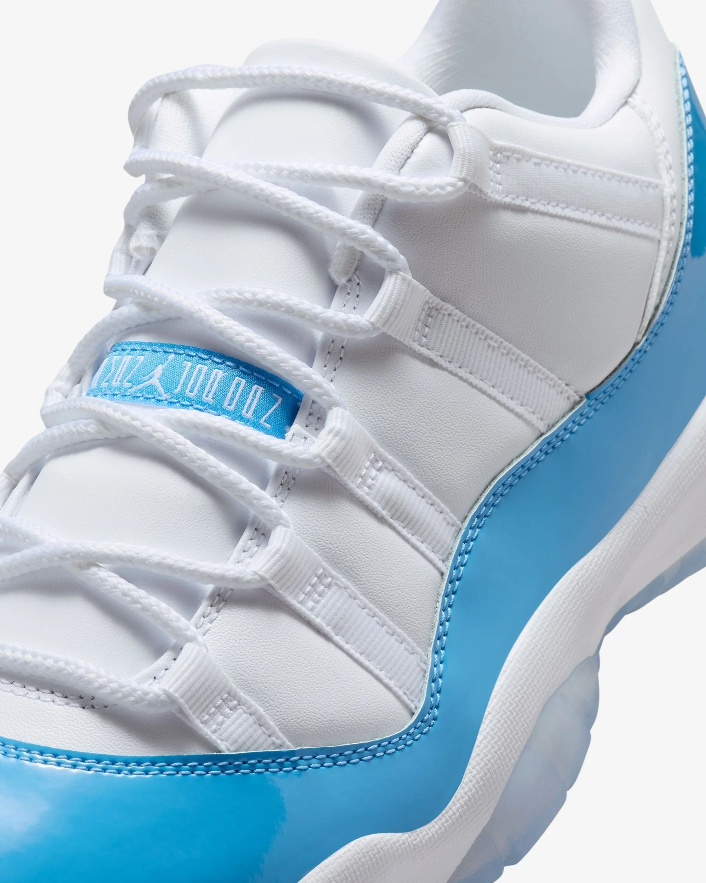 JORDAN AJ 11 RETRO LOW - WHITE/ UNIVERSITY BLUE/ BLACK - Image 6