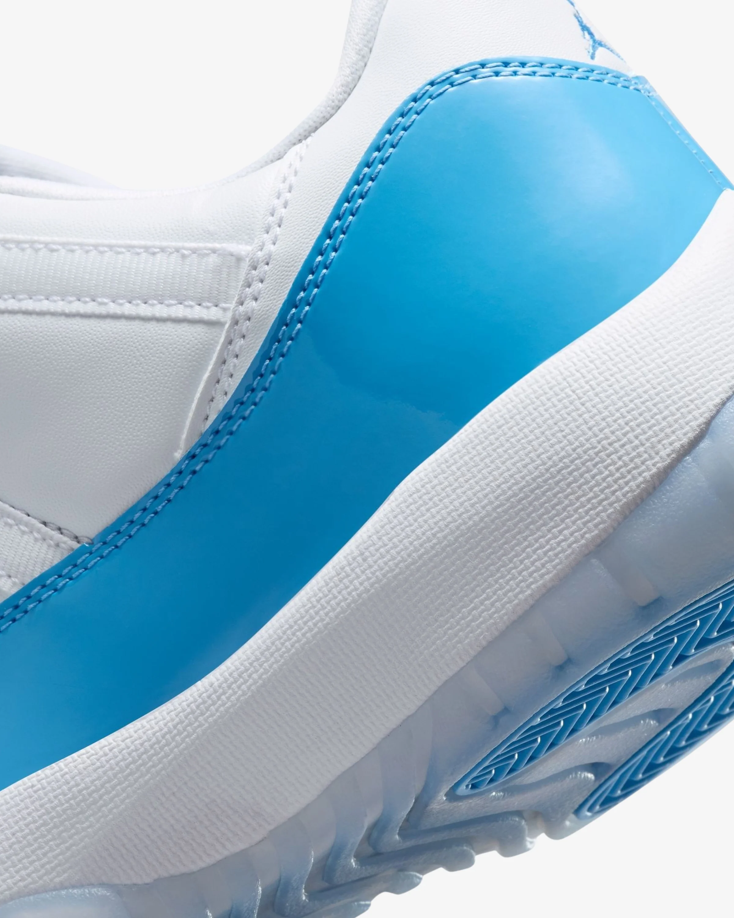 JORDAN AJ 11 RETRO LOW - WHITE/ UNIVERSITY BLUE/ BLACK - Image 7