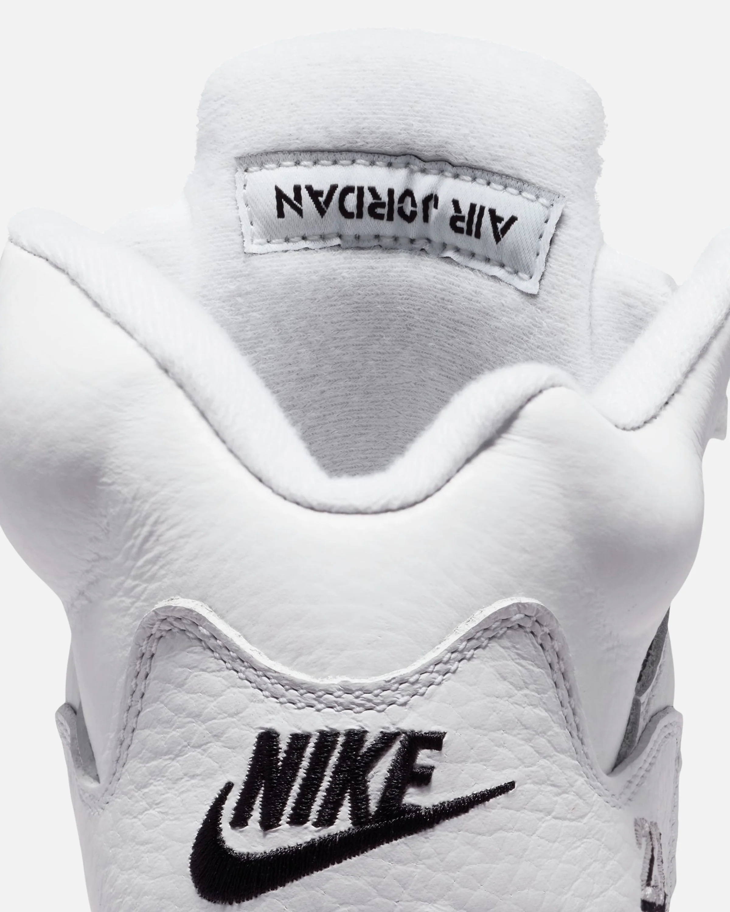 JORDAN GS AJ 5 RETRO - WHITE/ BLACK/ METALLIC SILVER - Image 8