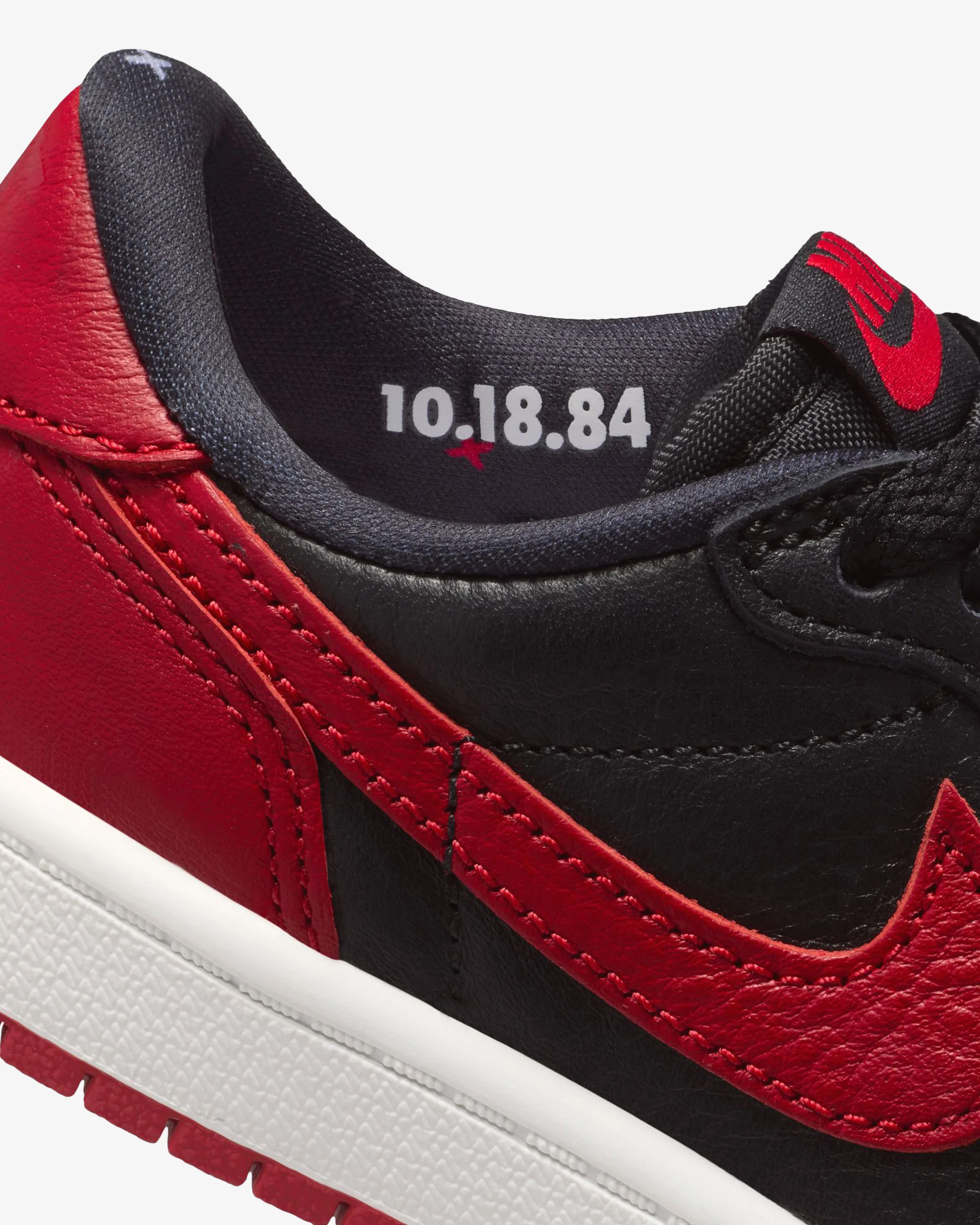 JORDAN PS AJ 1 RETRO LOW OG - BLACK/ VARSITY RED/ SUMMIT WHITE - Image 7