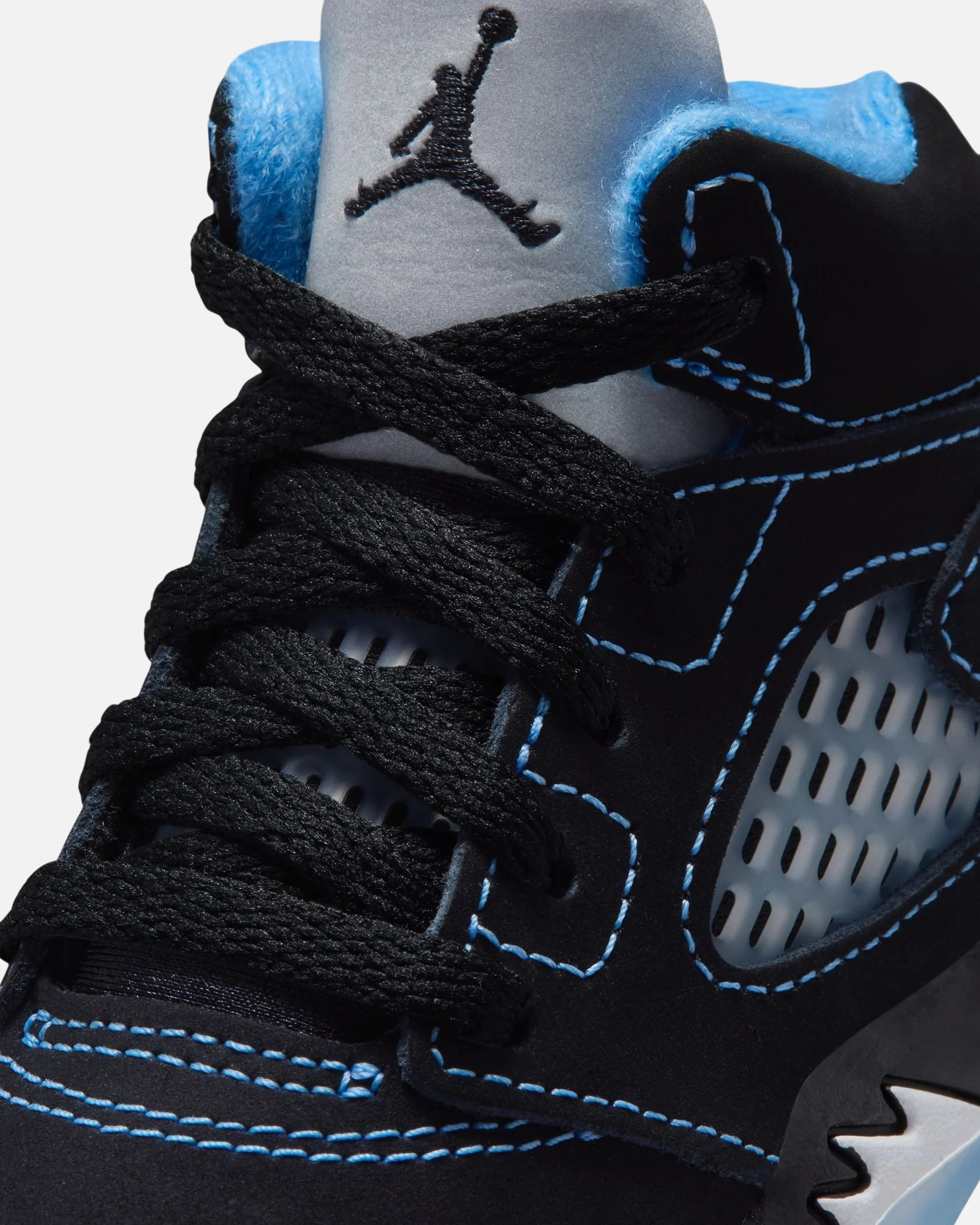 JORDAN TD AJ 5 RETRO - BLACK/ UNIVERSITY BLUE/ WHITE - Image 6