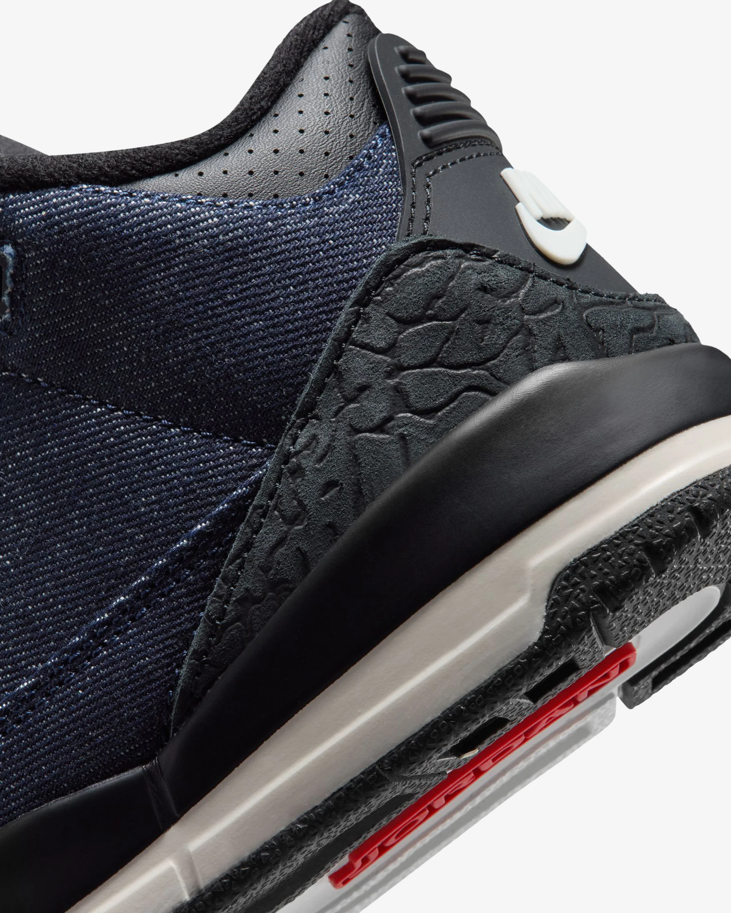 JORDAN X LEVI'S®  PS AJ 3 RETRO - INDIGO/ GYM RED - Image 9