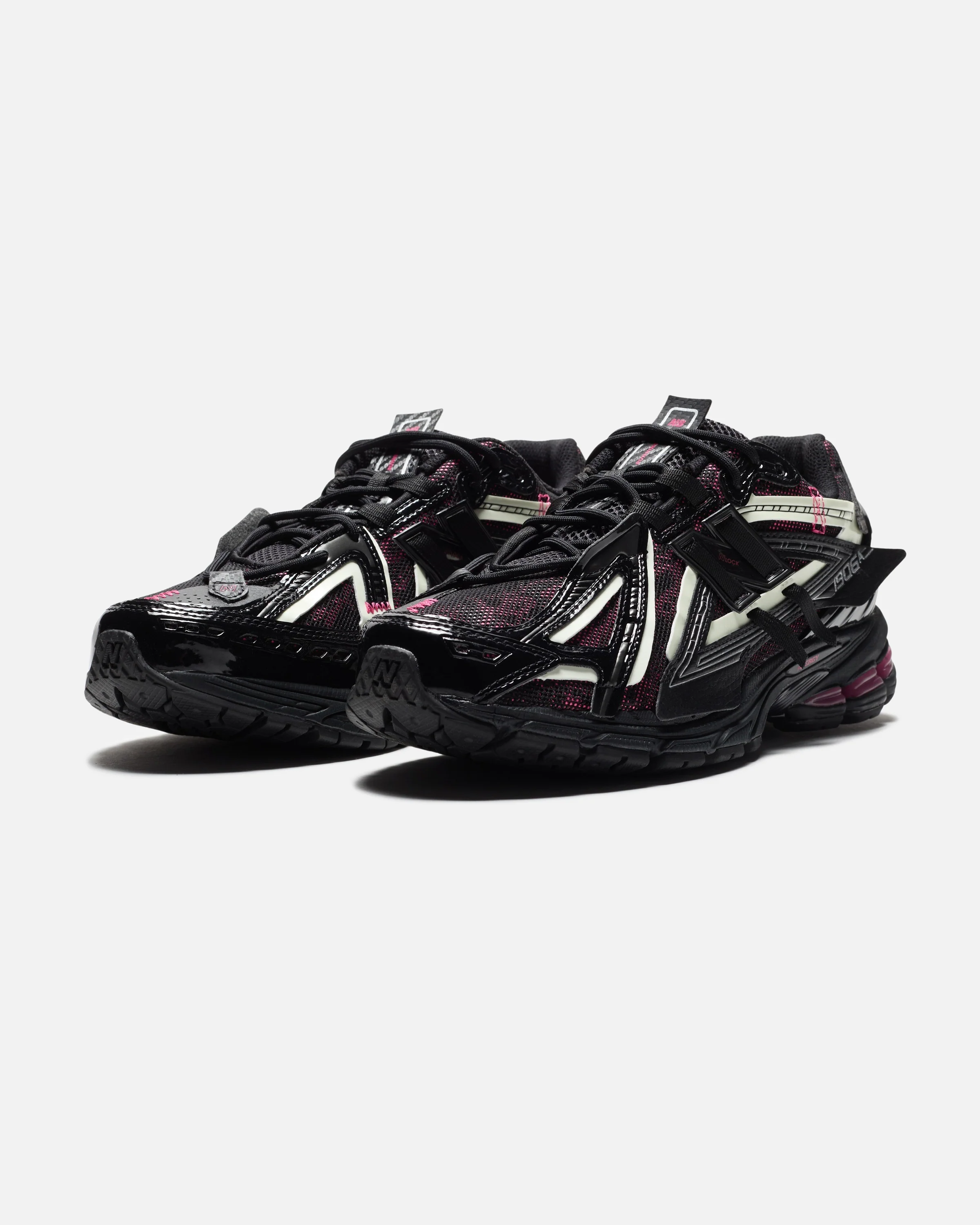 NEW BALANCE 1906 - BLACK/ DRAGONBERRY