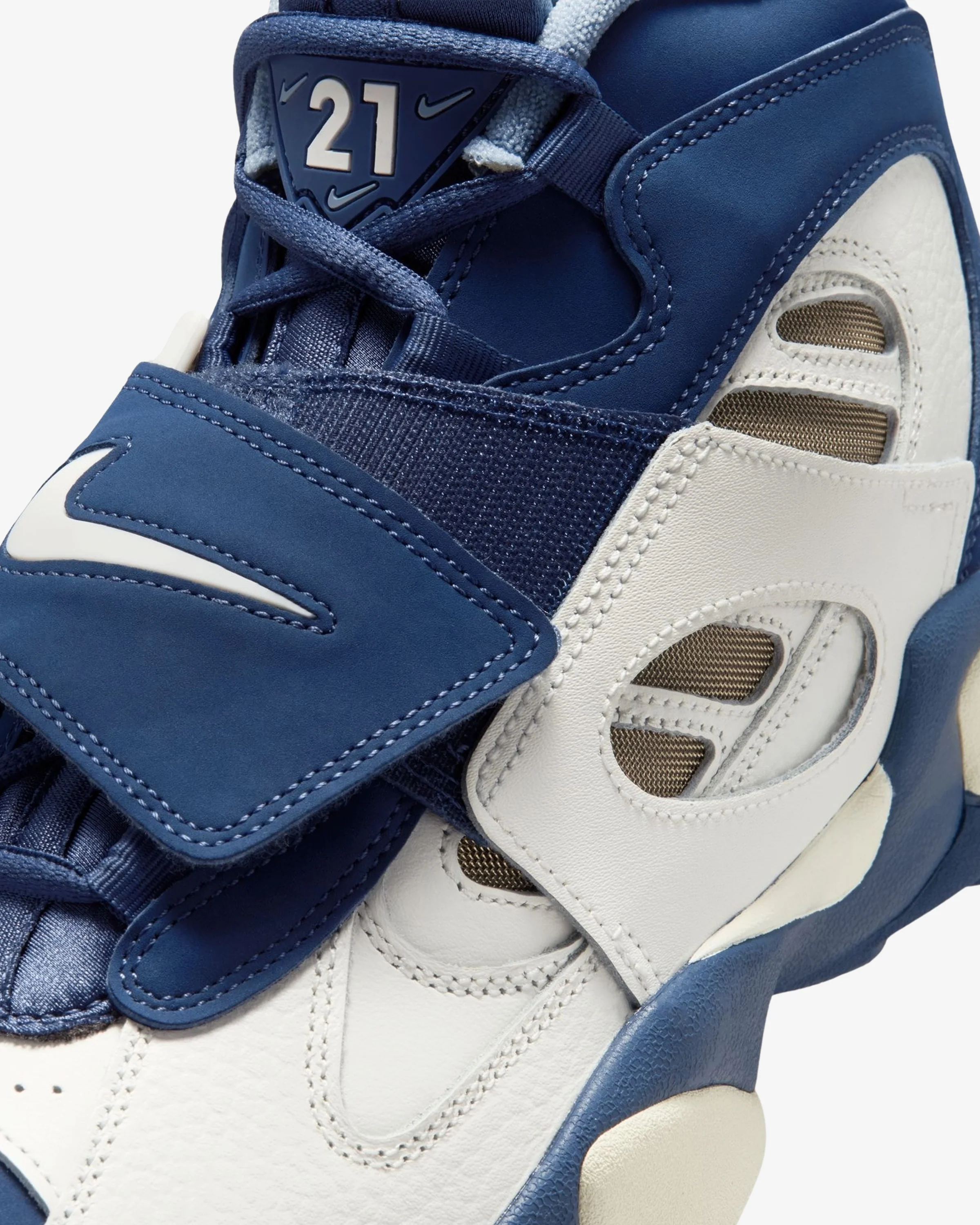 NIKE AIR DIAMOND TURF II - SAIL / MYSTIC NAVY / BLUE GREY - Image 6