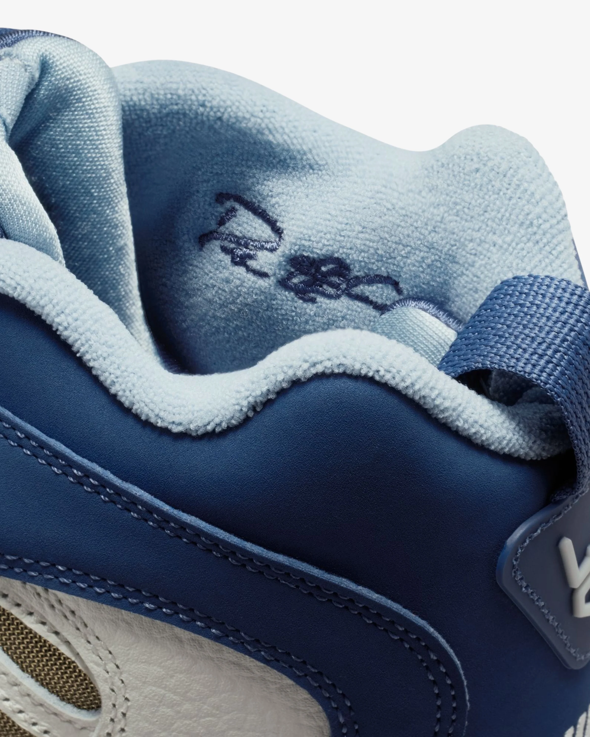 NIKE AIR DIAMOND TURF II - SAIL / MYSTIC NAVY / BLUE GREY - Image 9