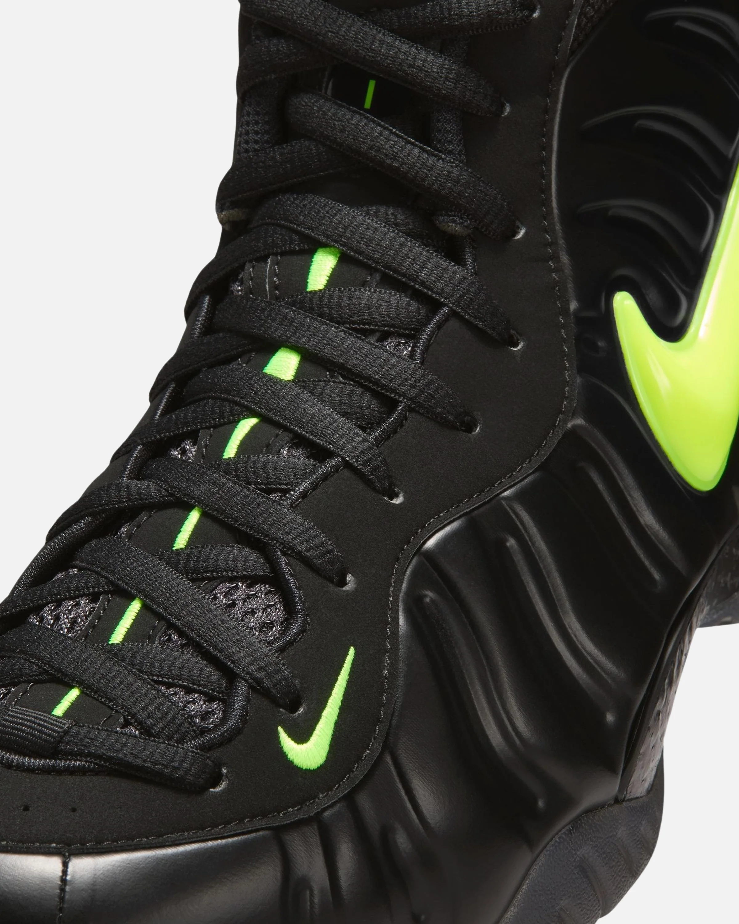 NIKE AIR FOAMPOSITE PRO - BLACK/ VOLTAGE YELLOW - Image 6