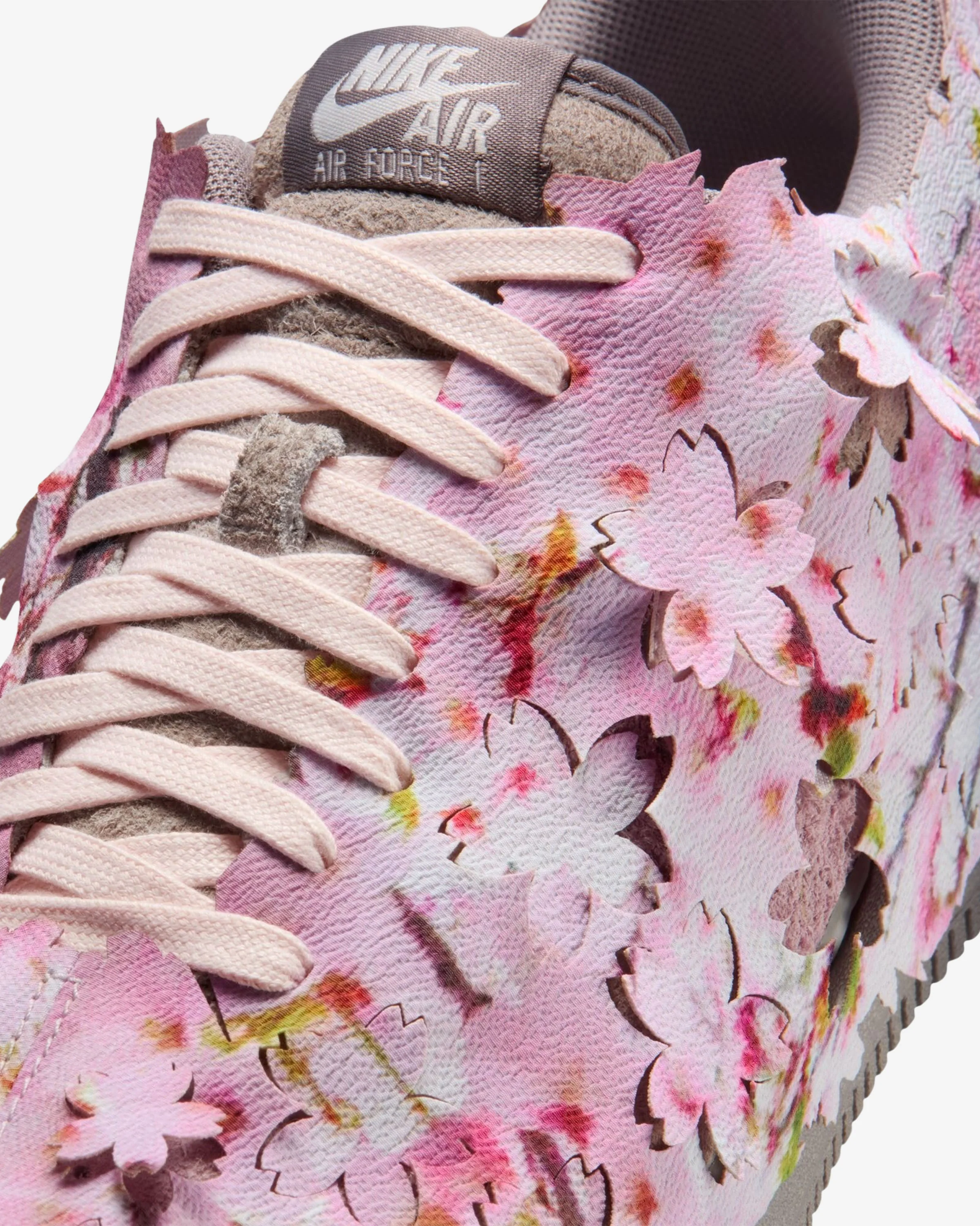 NIKE AIR FORCE 1 '07 PREMIUM - MALT/ LIGHT SOFT PINK - Image 7