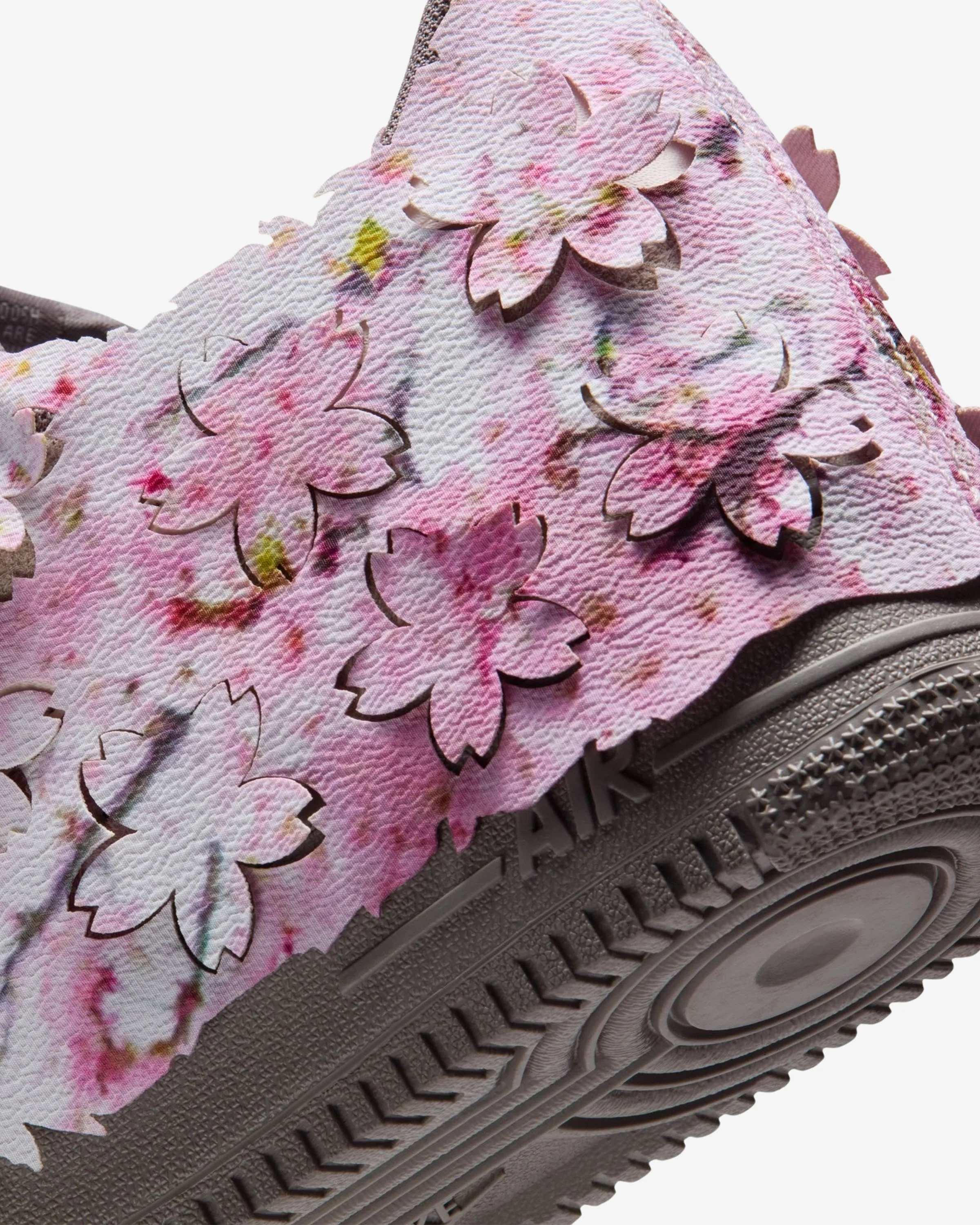 NIKE AIR FORCE 1 '07 PREMIUM - MALT/ LIGHT SOFT PINK - Image 8
