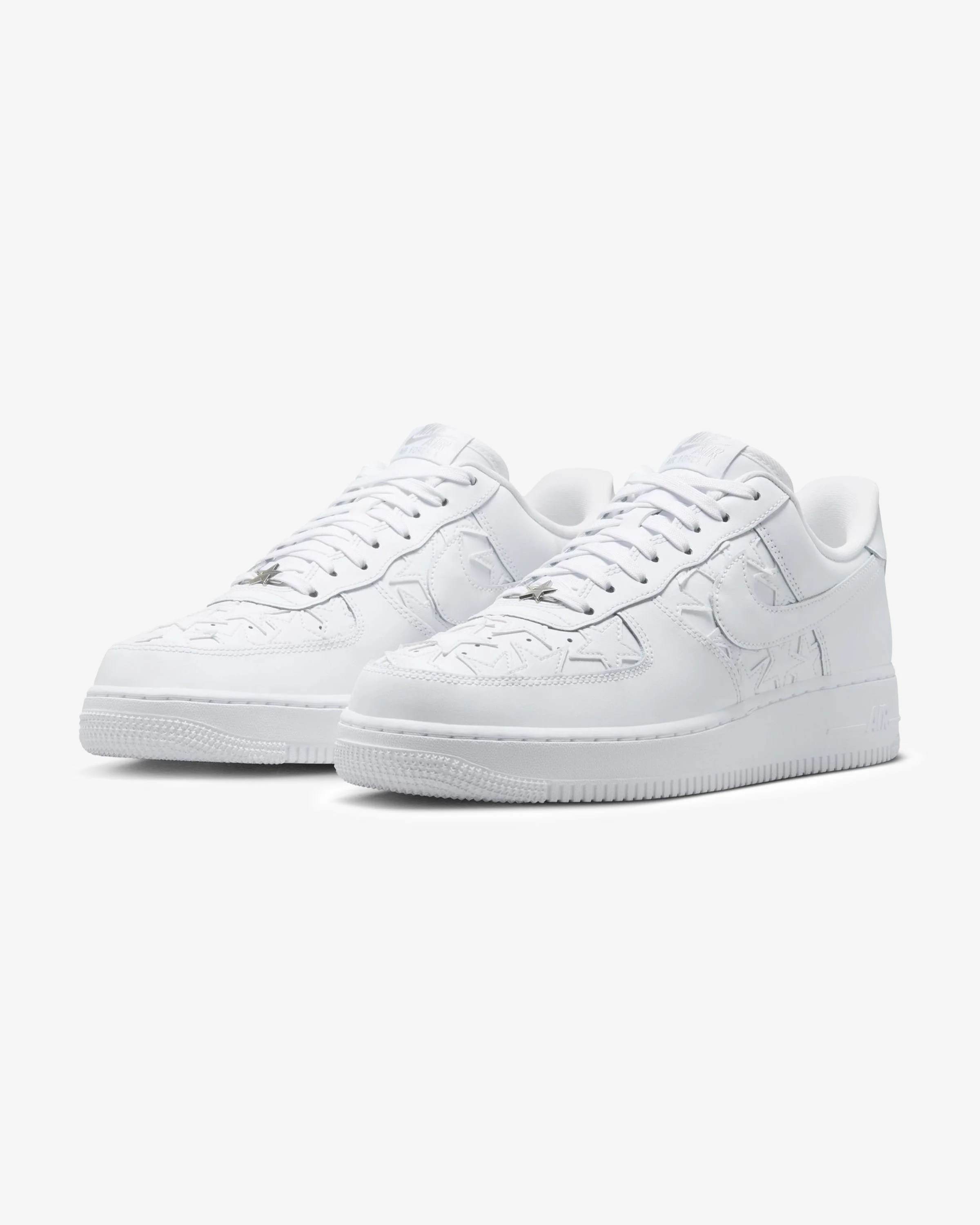 NIKE AIR FORCE 1 '07 - WHITE/ METALLIC SILVER