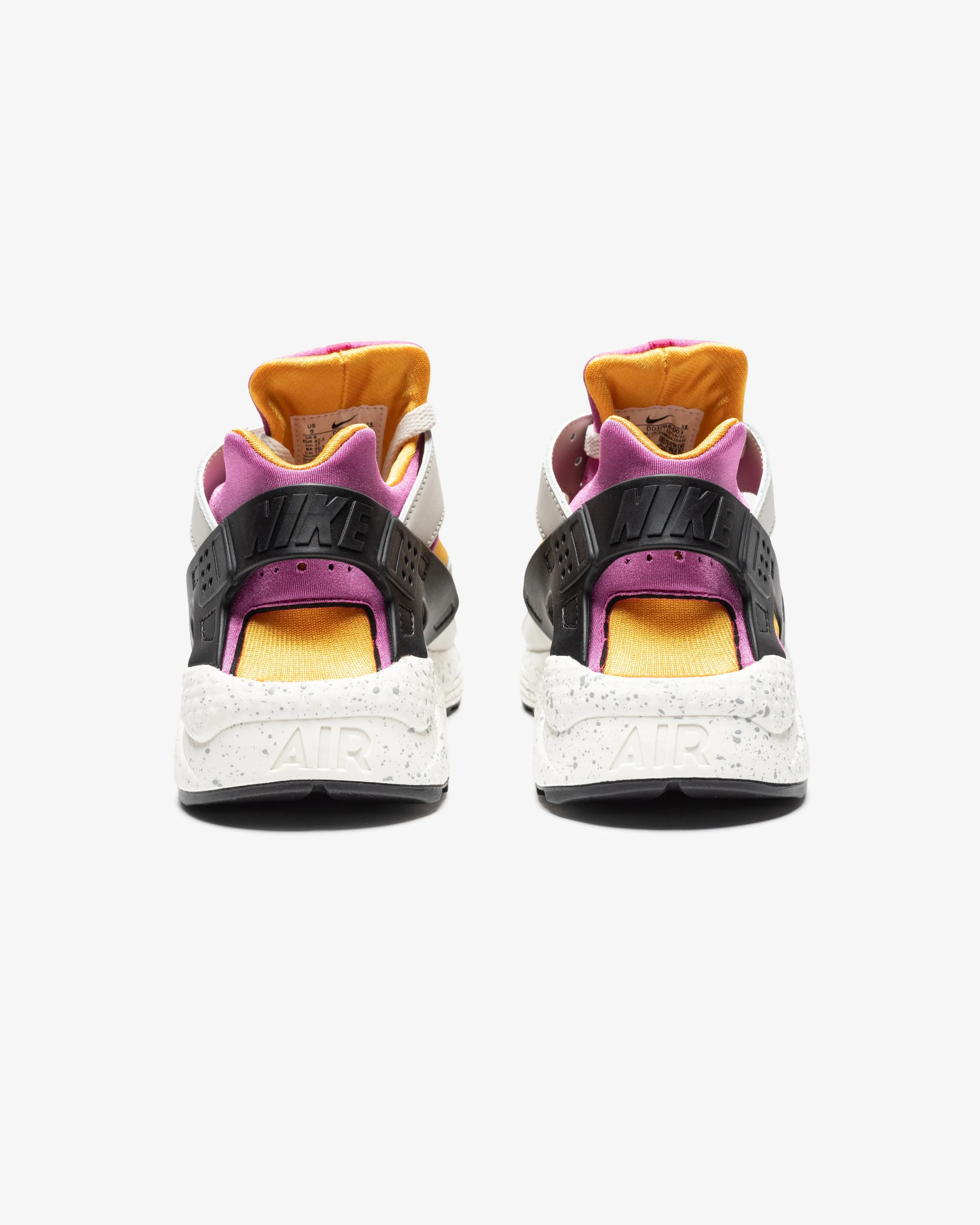 NIKE AIR HUARACHE - LIGHTBONE/ LETHALPINK/ UNIVERSITYGOLD - Image 3