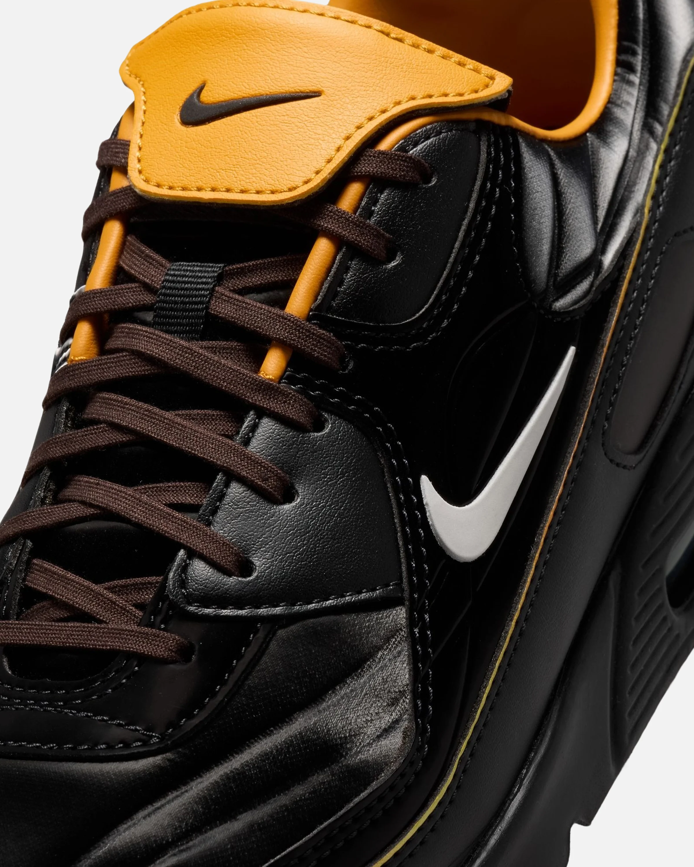 NIKE AIR MAX 90 SE - BLACK / WHITE / GOLD LEAF / PEAR - Image 6
