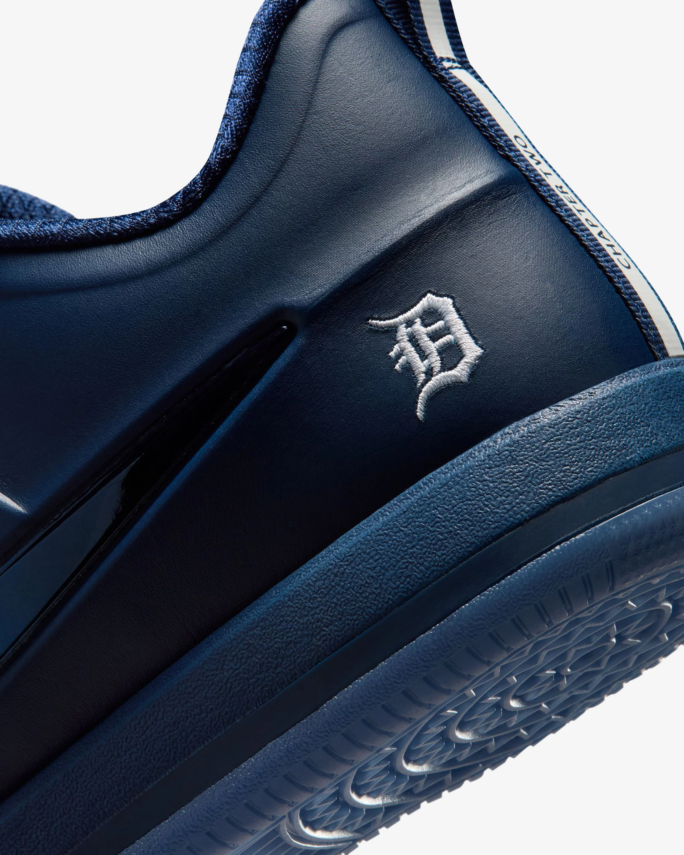 NIKE BOOK 2 - MIDNIGHT NAVY/ WHITE - Image 7
