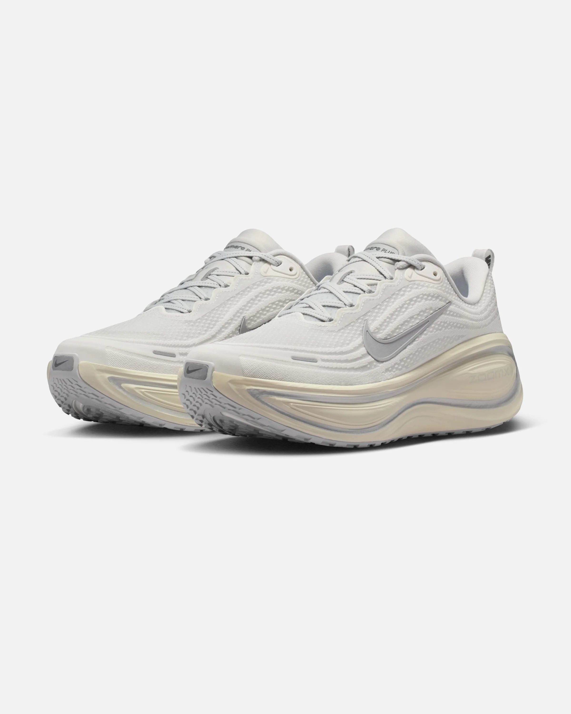 NIKE VOMERO PLUS - PLATINUM TINT/ REFLECT SILVER/ GREY FOG