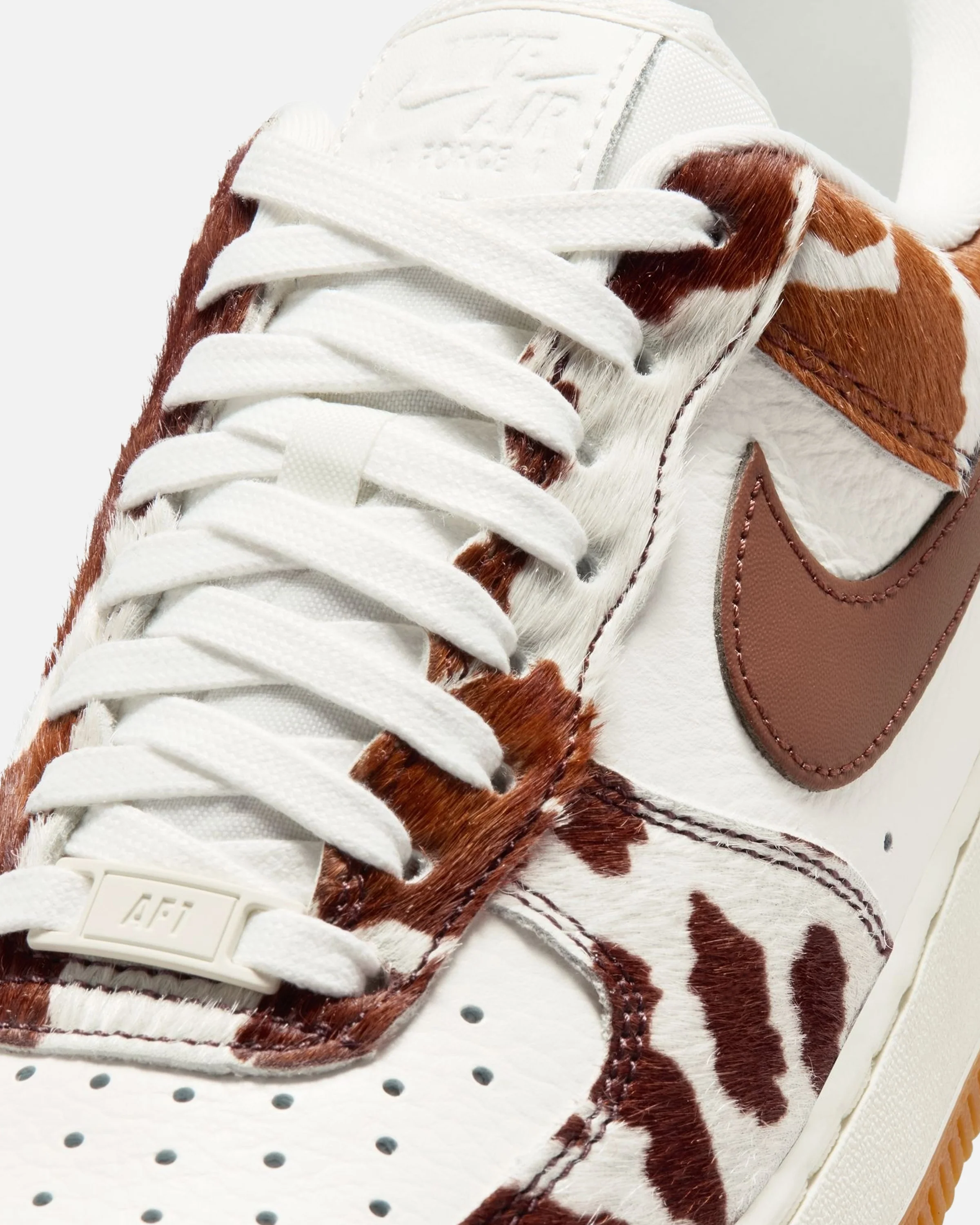 NIKE WMNS AIR FORCE 1 '07 - FIELD BROWN / SAIL - Image 6