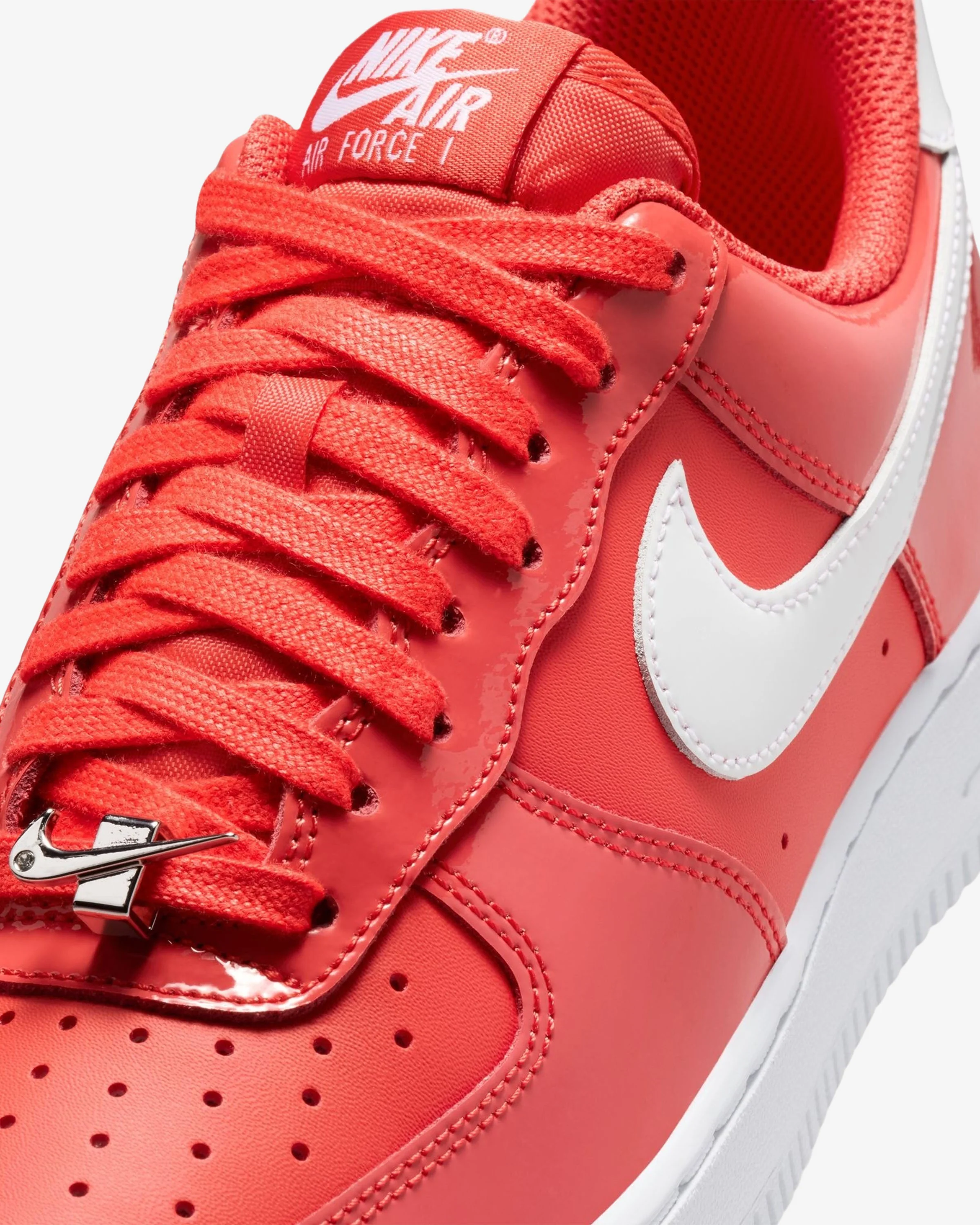 NIKE WMNS AIR FORCE 1 '07 - LIGHT CRIMSON/ WHITE - Image 6
