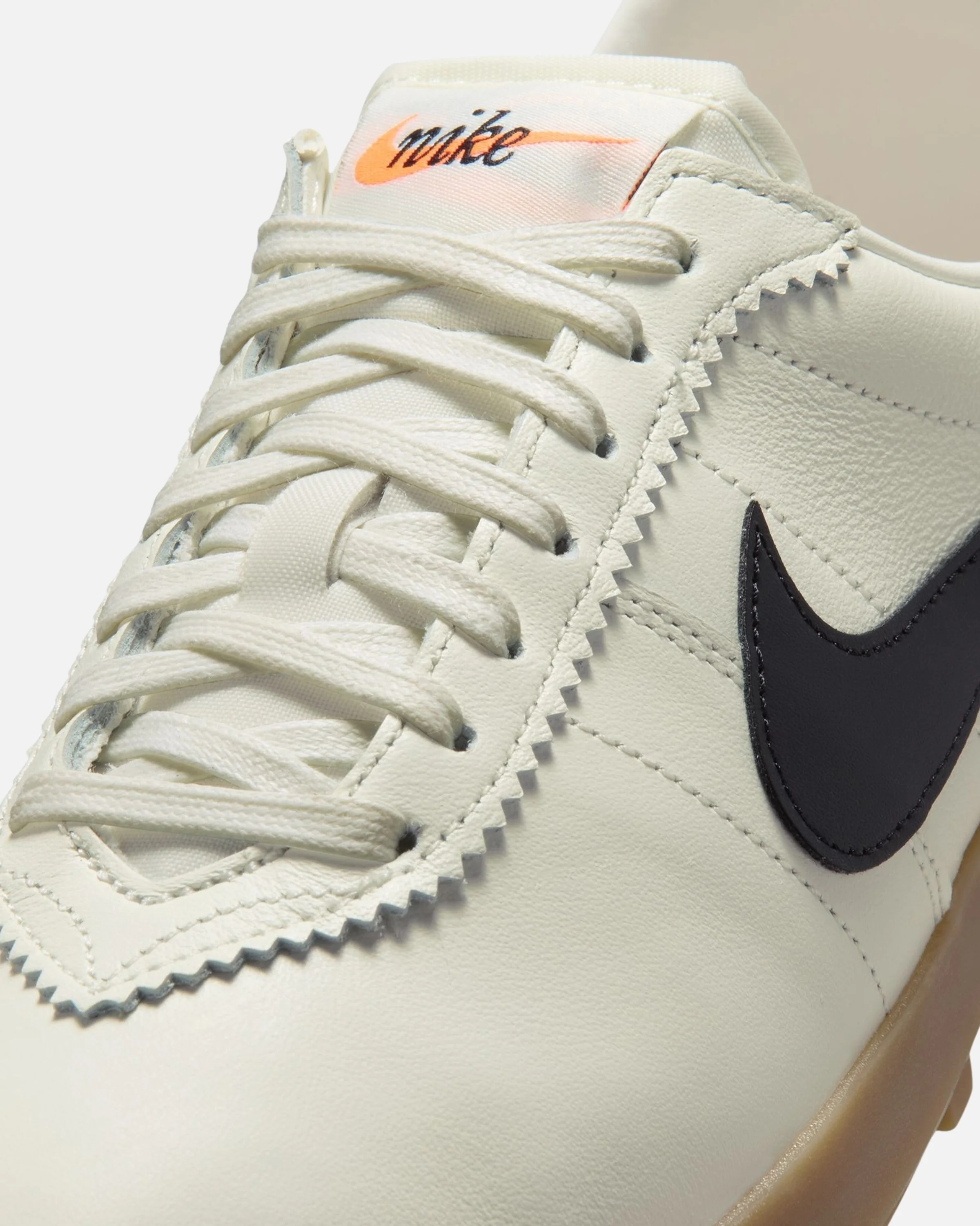 NIKE WMNS ASTROGRABBER LEATHER - SAIL/ BLACK/ GUM LIGHT BROWN - Image 6