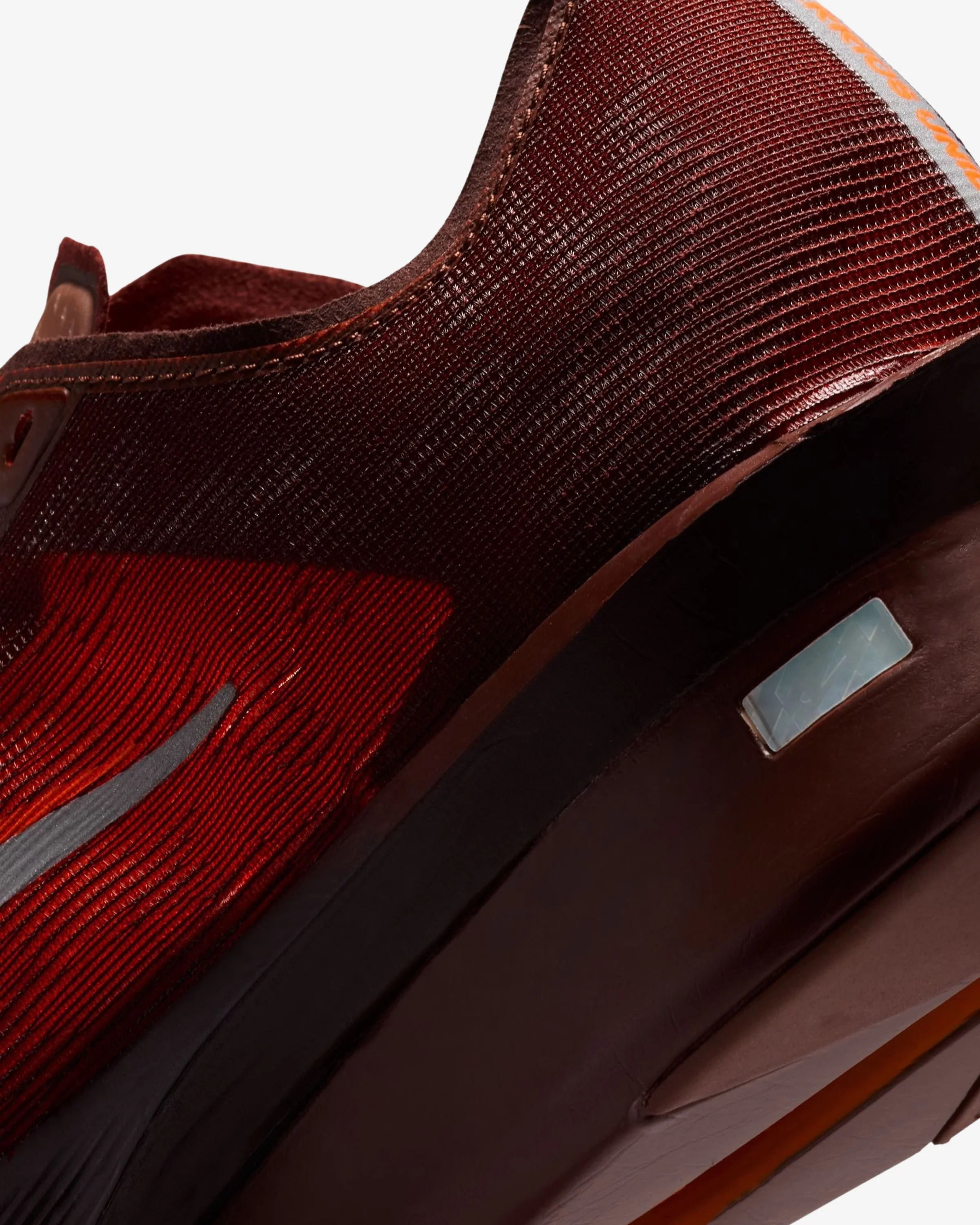 NIKE X RENEGADE VAPORFLY 4 - BRWNBASALT/ HYPERCRIMSON - Image 10