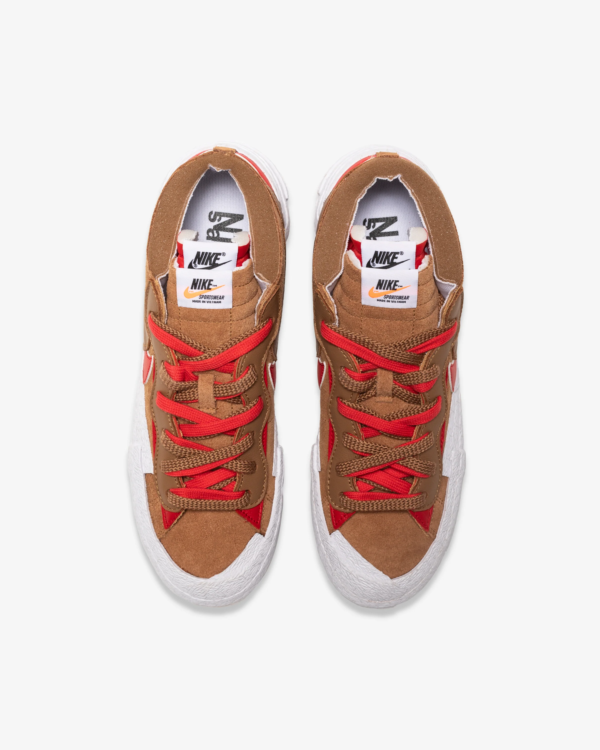 NIKE X SACAI BLAZER LOW - LTBRITISHTAN/ UNIVERSITYRED/ WHITE - Image 4