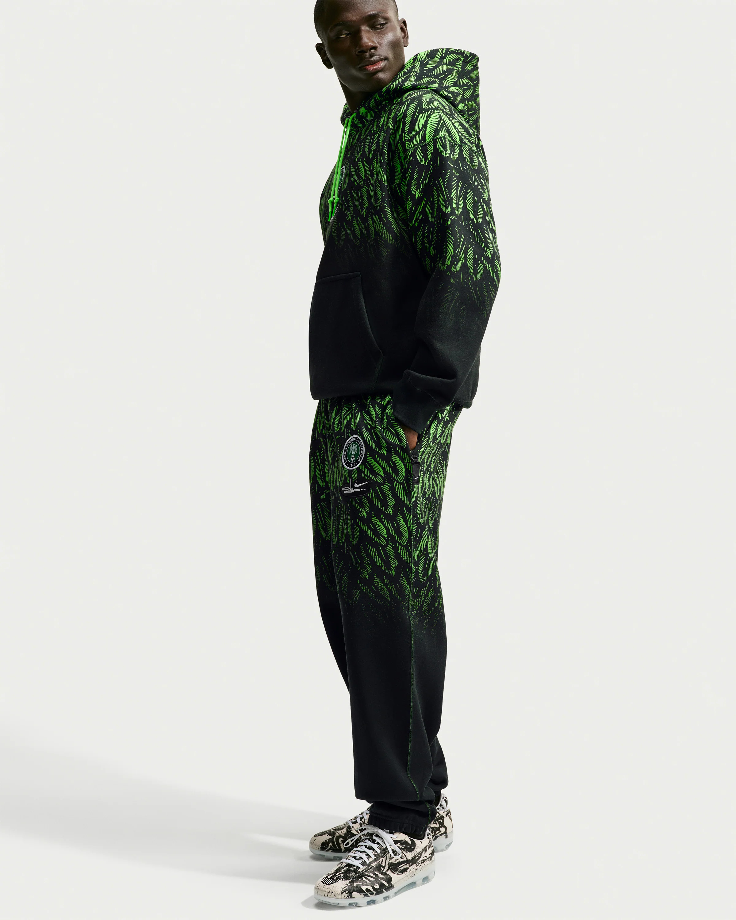 NIKE X SLAWN NG FLEECE PANT - BLACK/ POISON GREEN - Image 4