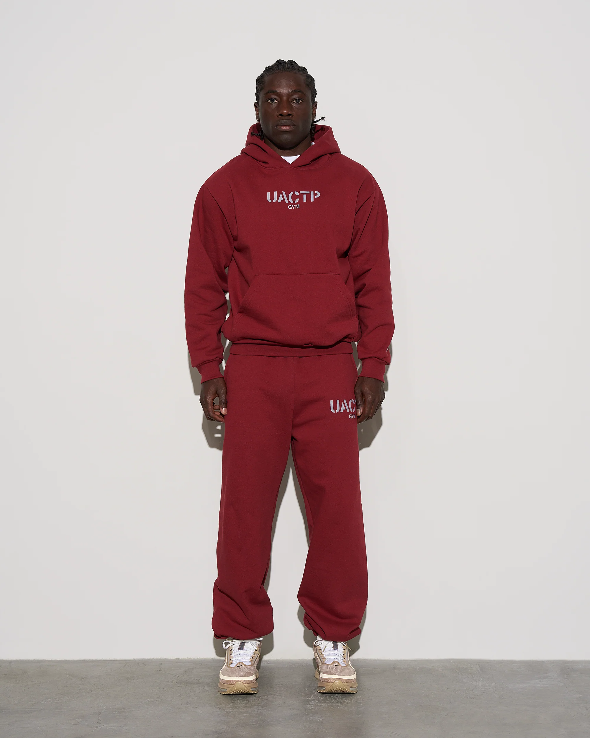 UACTP STENCIL GYM SWEATPANT - BURGUNDY - Image 4