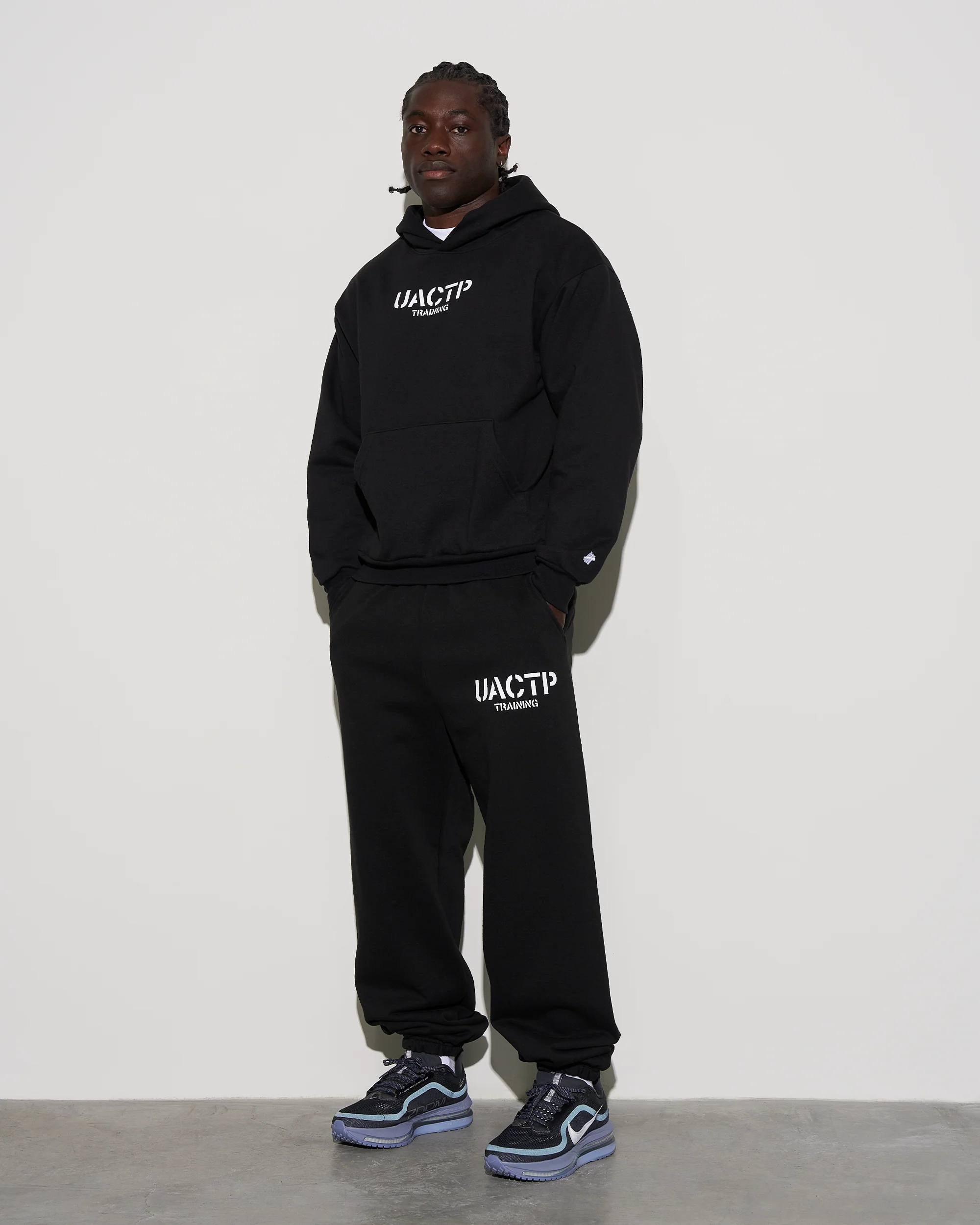 UACTP STENCIL TRAINING PULLOVER HOOD - BLACK - Image 5