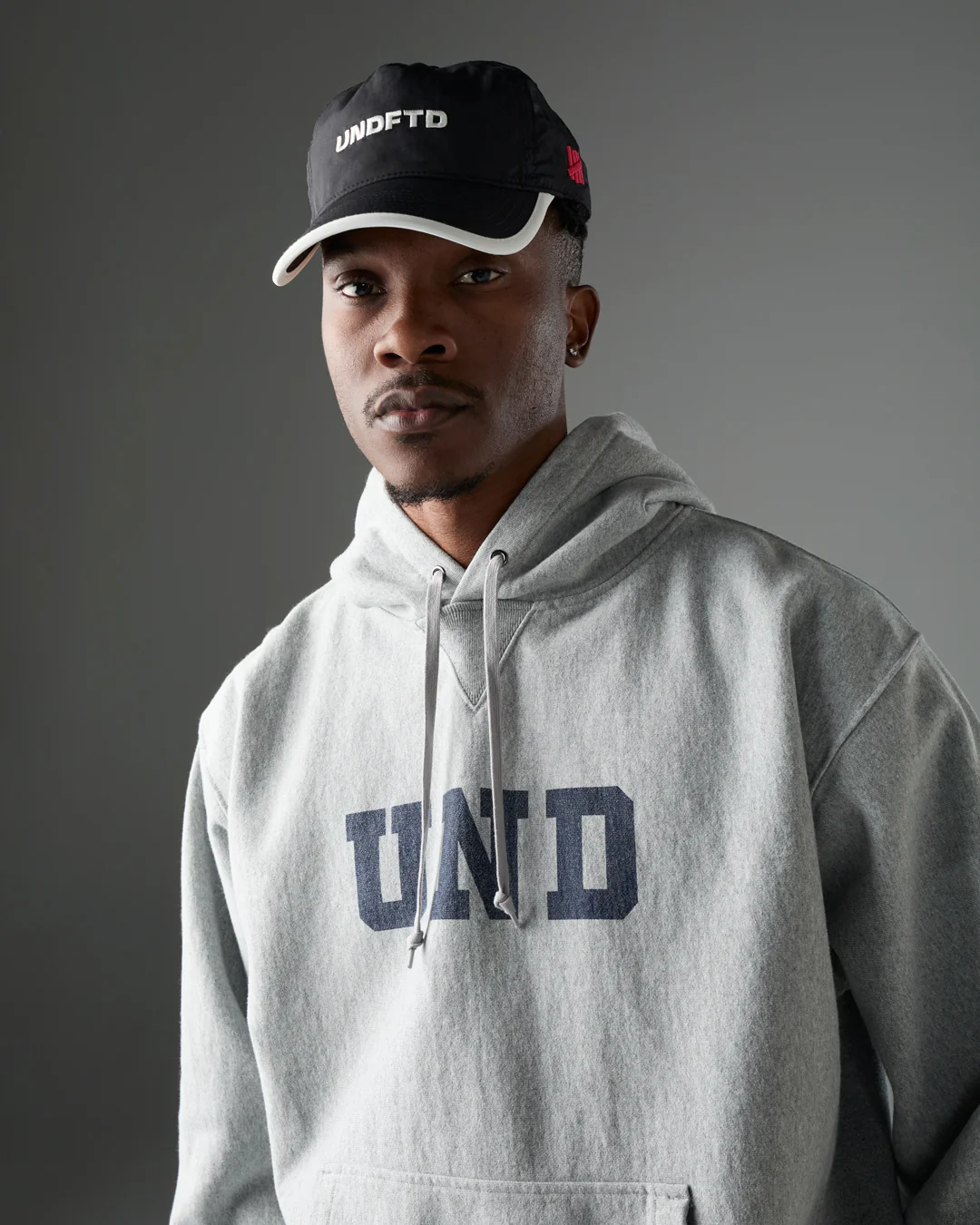 UNDEFEATED BLOCK LOGO PULLOVER HOOD - Image 14
