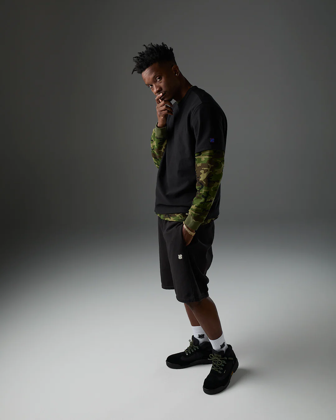 UNDEFEATED ICON SWEATSHORT - Image 11