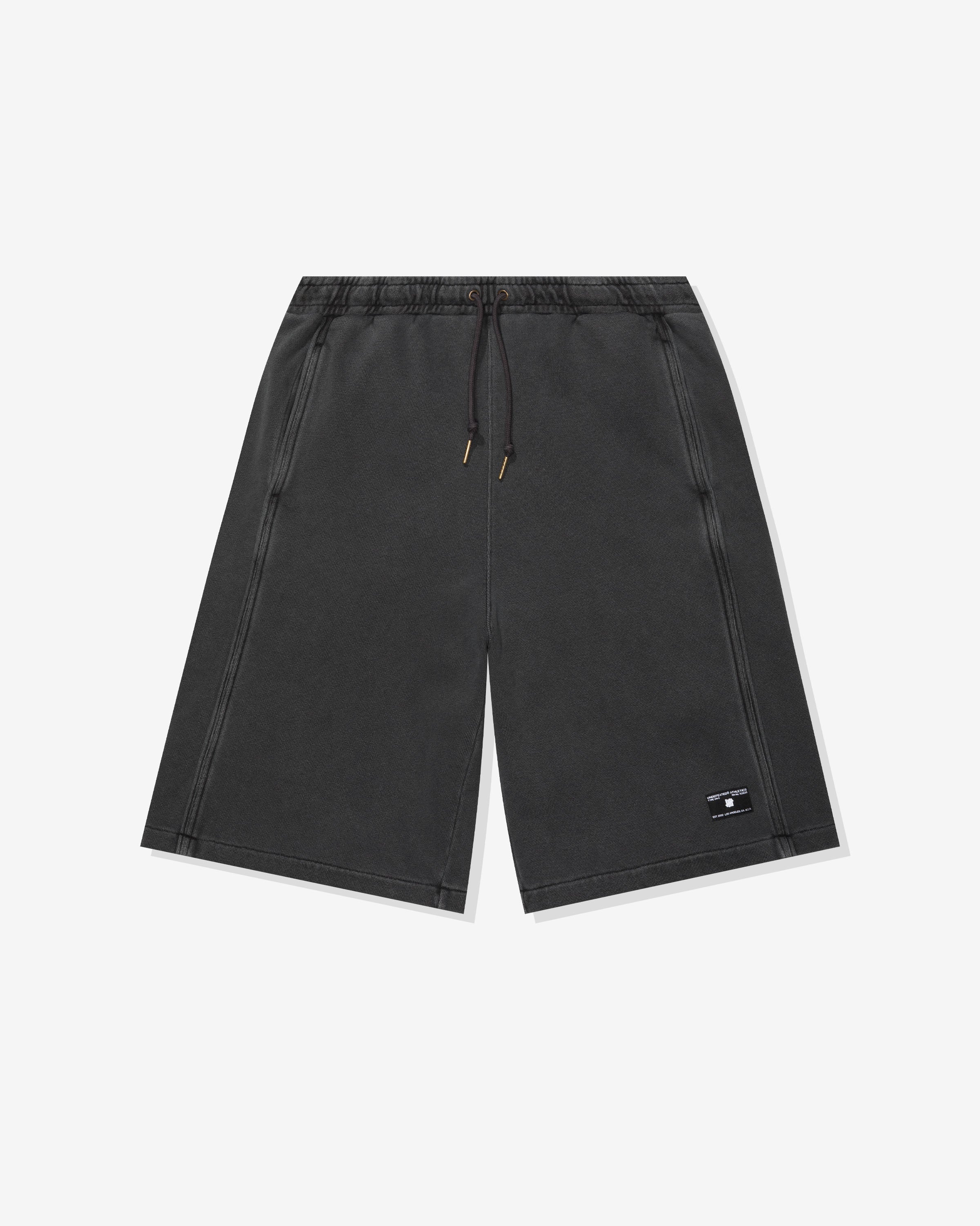 UNDEFEATED SEAMED SWEATSHORT