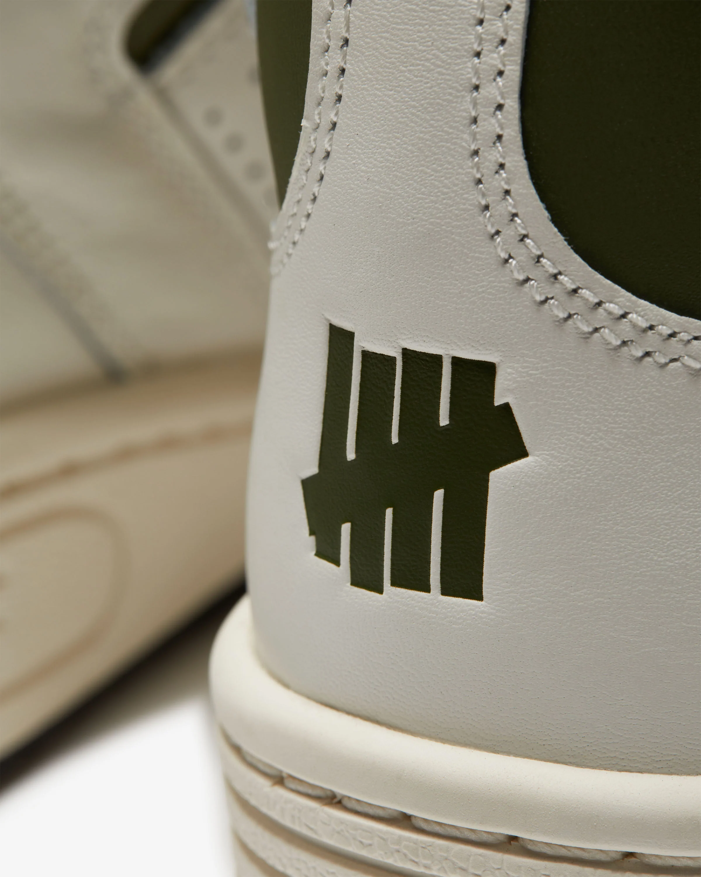 UNDEFEATED X CONVERSE WEAPON MID - VINTAGEWHITE/ CHIVE - Image 9