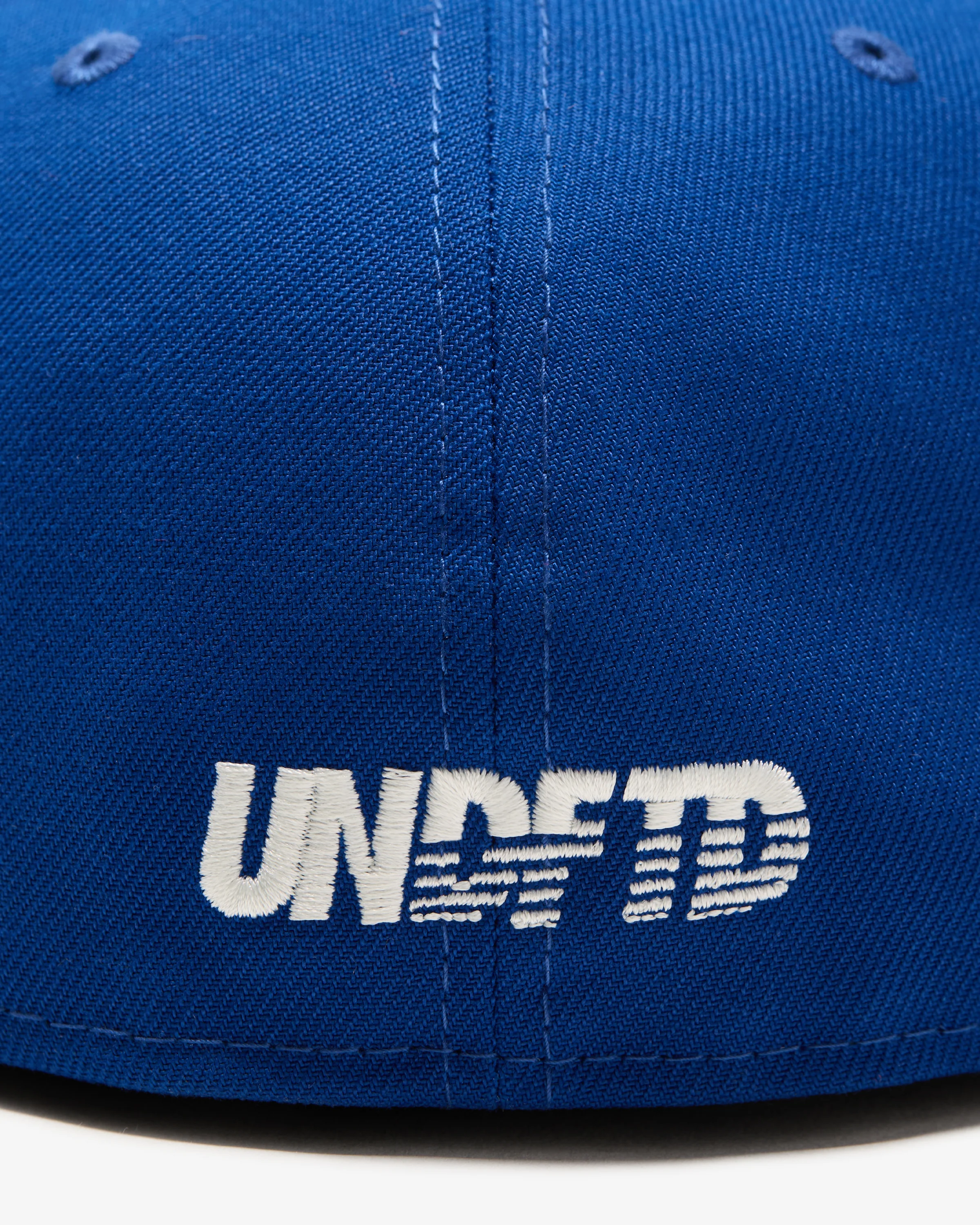 UNDEFEATED X NE ICON CREST FITTED - Image 8