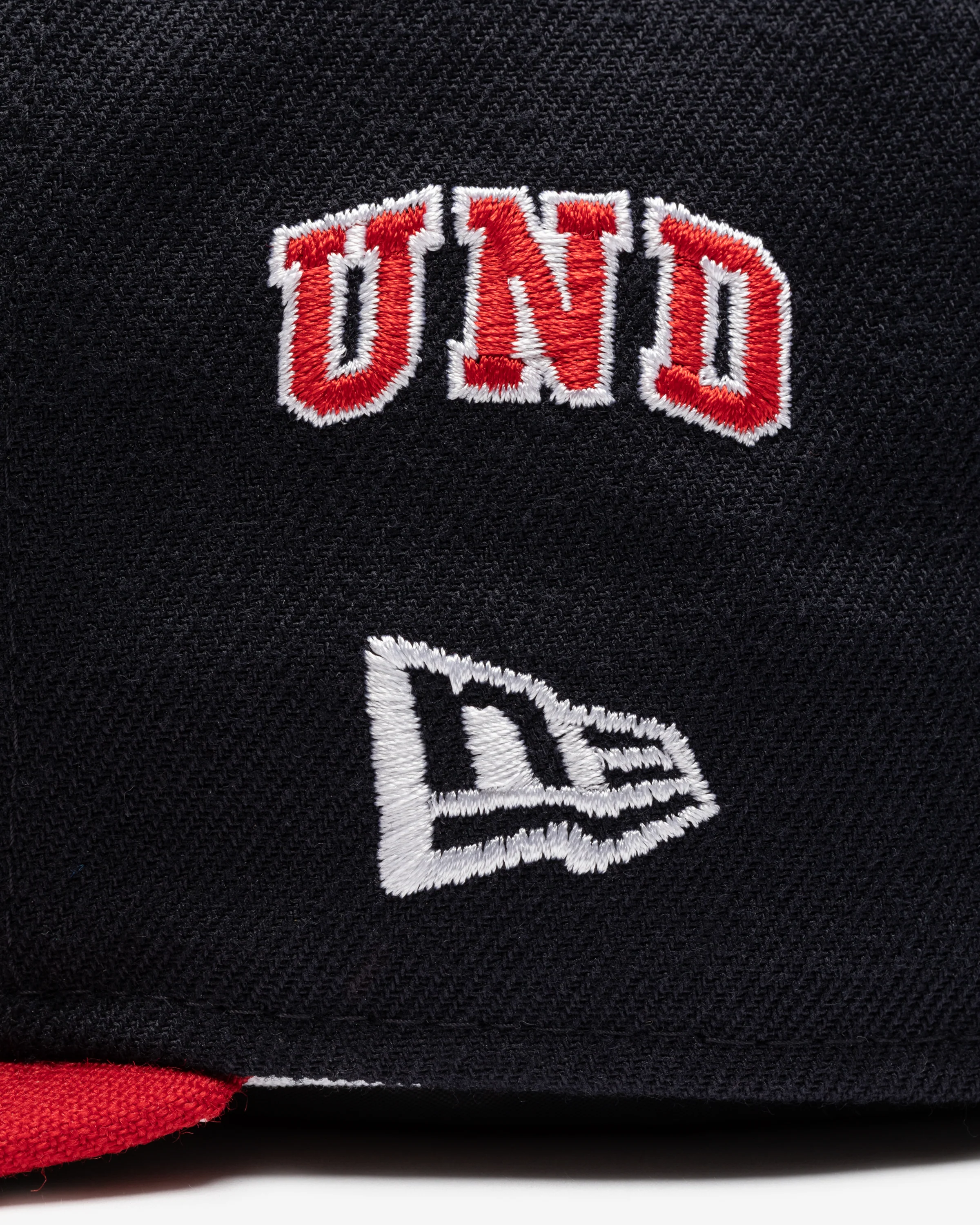 UNDEFEATED X NE X MLB FITTED - ATLANTA BRAVES - Image 4