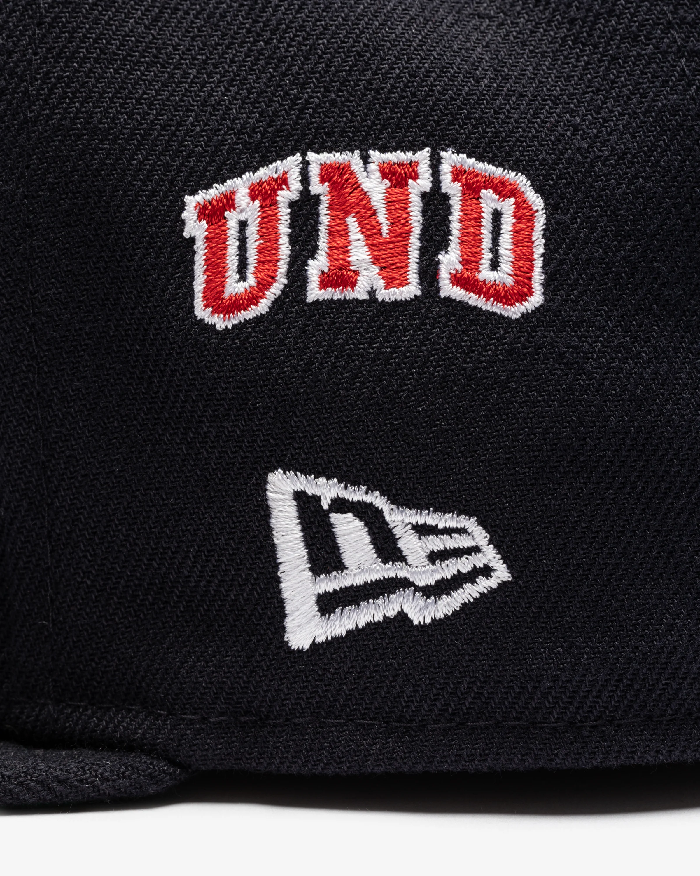 UNDEFEATED X NE X MLB FITTED - CLEVELAND INDIANS - Image 4