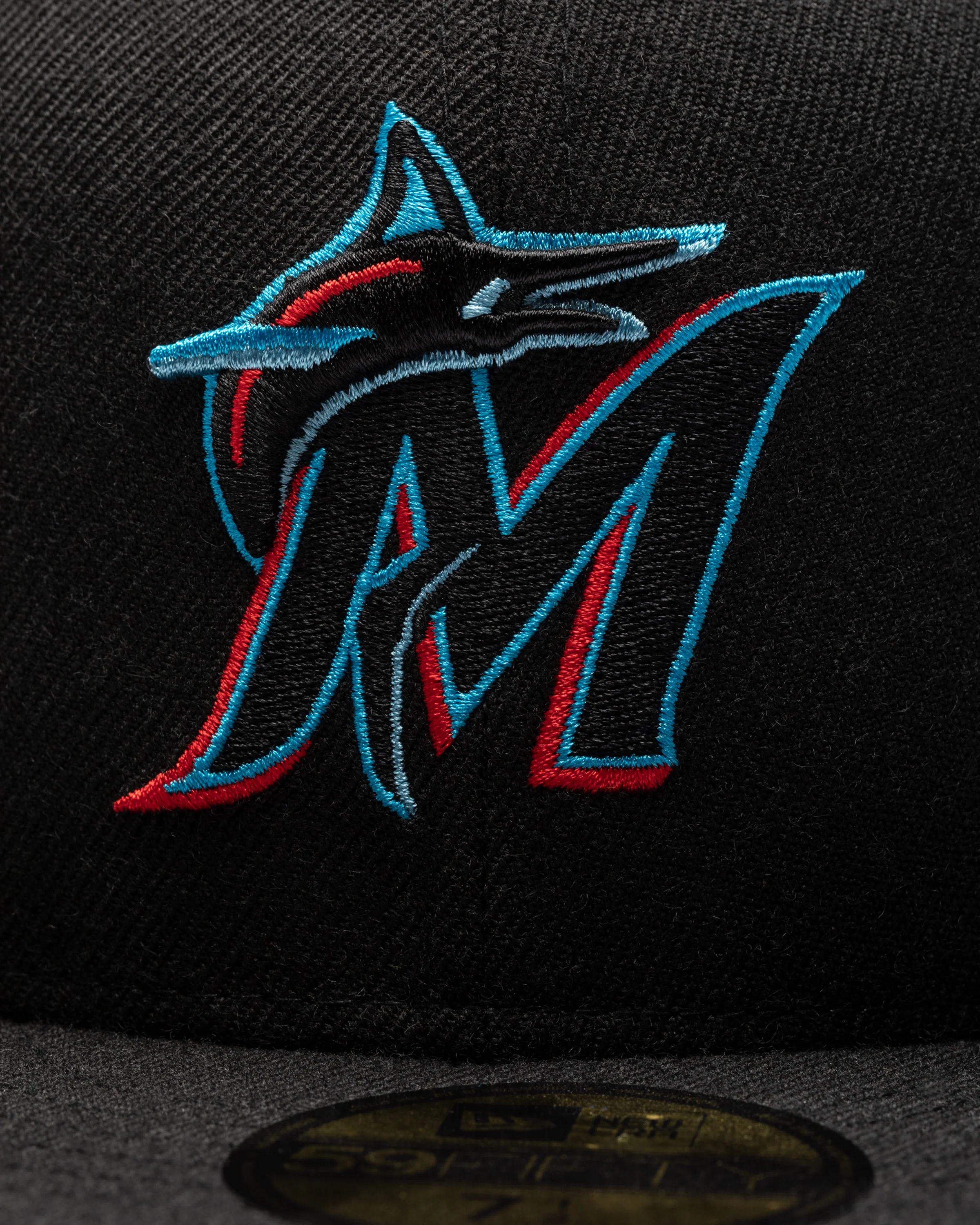 UNDEFEATED X NE X MLB FITTED - MIAMI MARLINS - Image 3