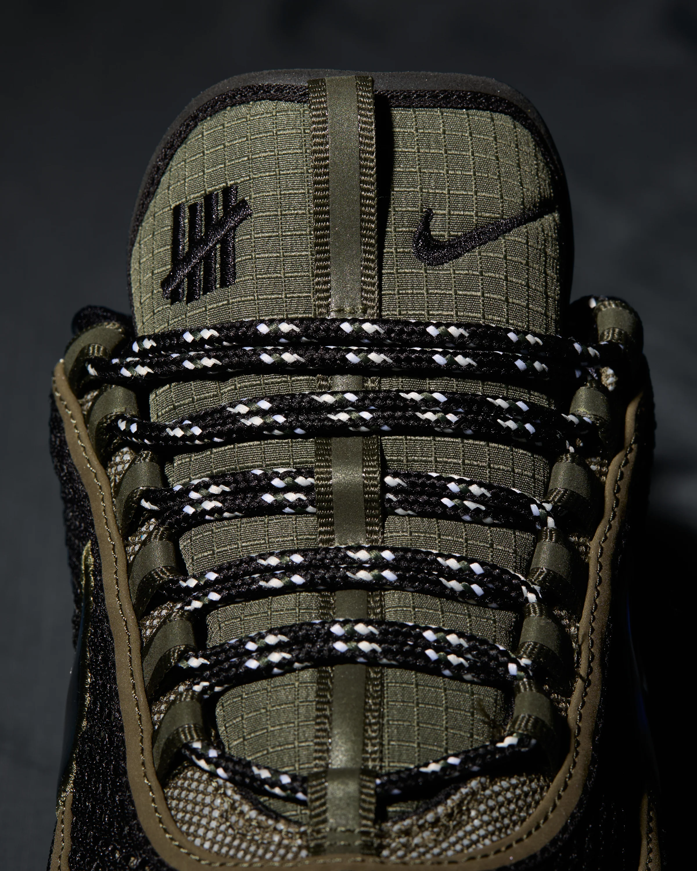 UNDEFEATED X NIKE AIR ZOOM SPIRIDON - CARGOKHAKI/ BLACK - Image 7