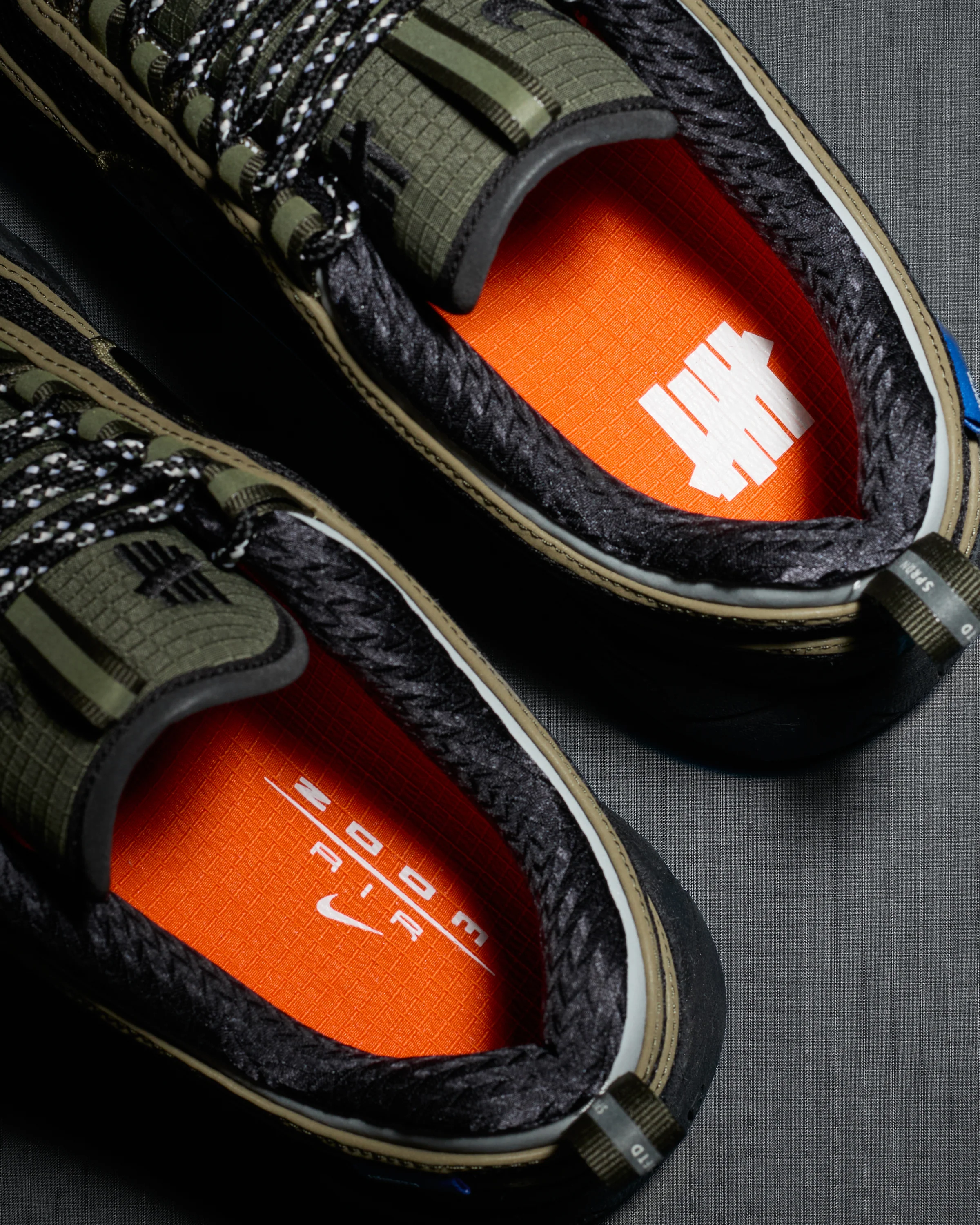 UNDEFEATED X NIKE AIR ZOOM SPIRIDON - CARGOKHAKI/ BLACK - Image 9