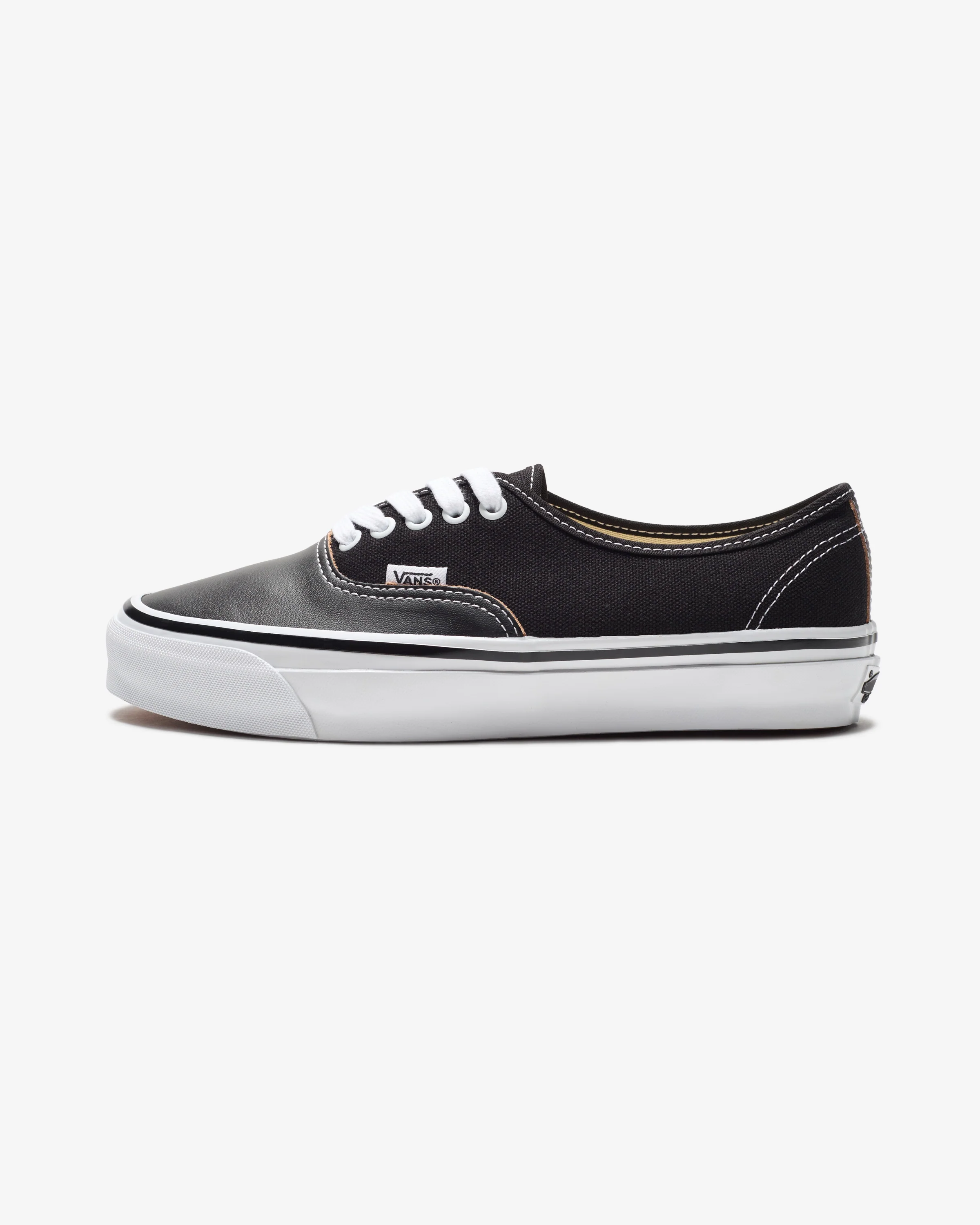 VANS OTW AUTHENTIC 44 SIPED VIBRAM - BLACK - Image 2