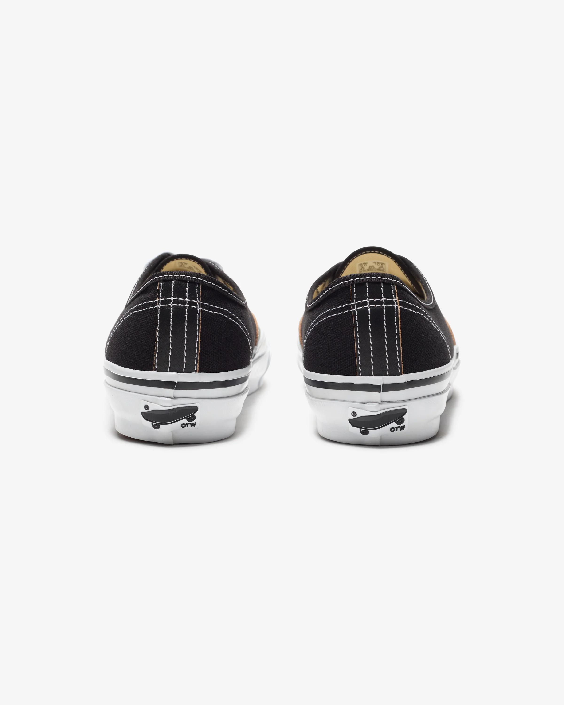 VANS OTW AUTHENTIC 44 SIPED VIBRAM - BLACK - Image 3